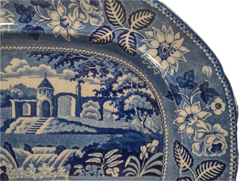 Plat ancien en faïence anglaise Staffordshire Blue Transferware, 1825 Chutes de Killarney