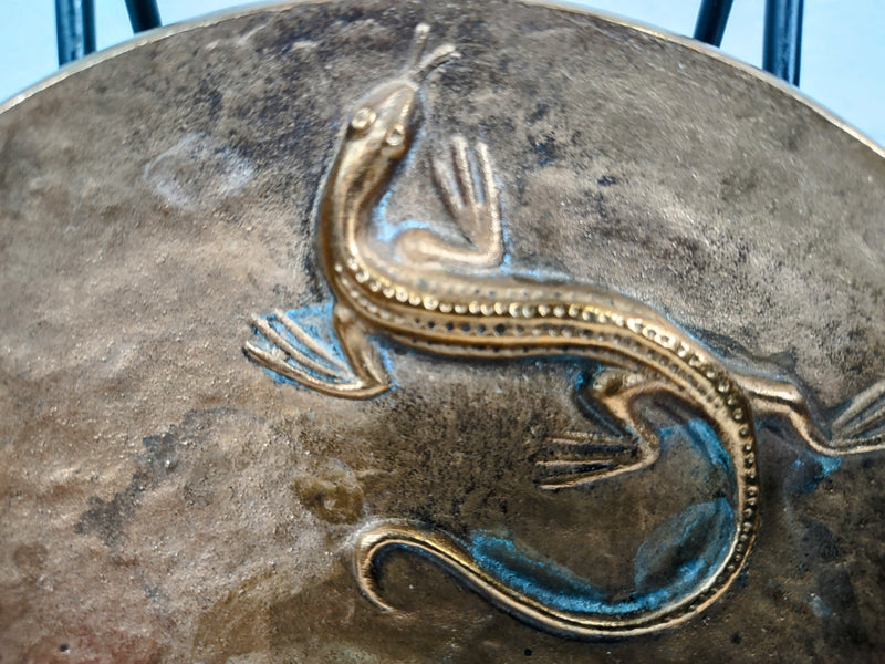 Plat en bronze de Tinos, Danemark, motif lézard, 15,8 cm de diamètre