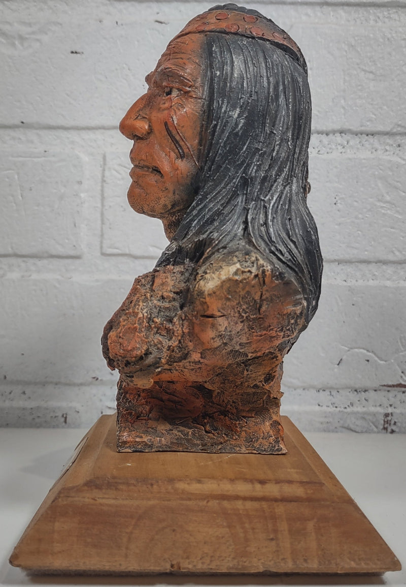 Bust of  Hunkpapa Sioux 'Bloody Knife ' Neesirahpef ' Native American