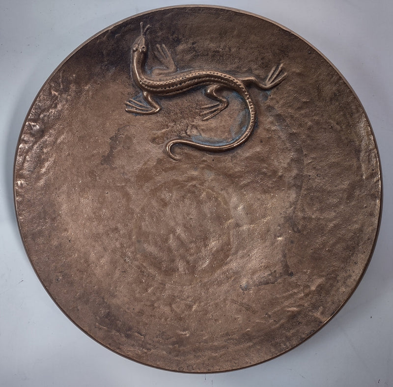 Plat en bronze de Tinos, Danemark, motif lézard, 15,8 cm de diamètre