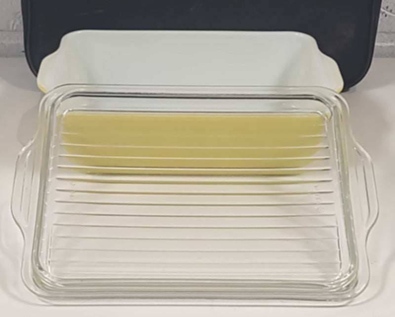 Vintage Pyrex - Yellow- 0503 B-21 Baking Dish w/ Ribbed Glass Cover