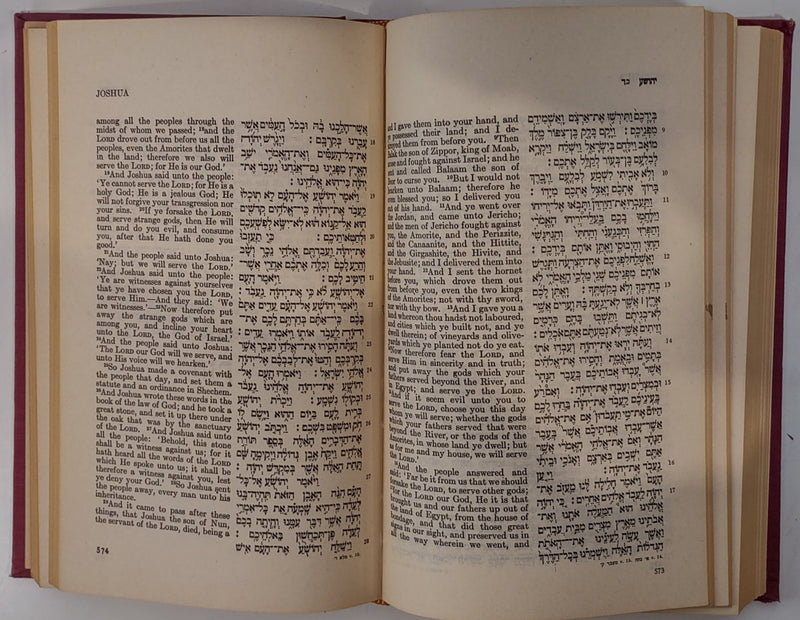 Les Saintes Écritures, texte massorétique, vol 1 et 2, publication juive.