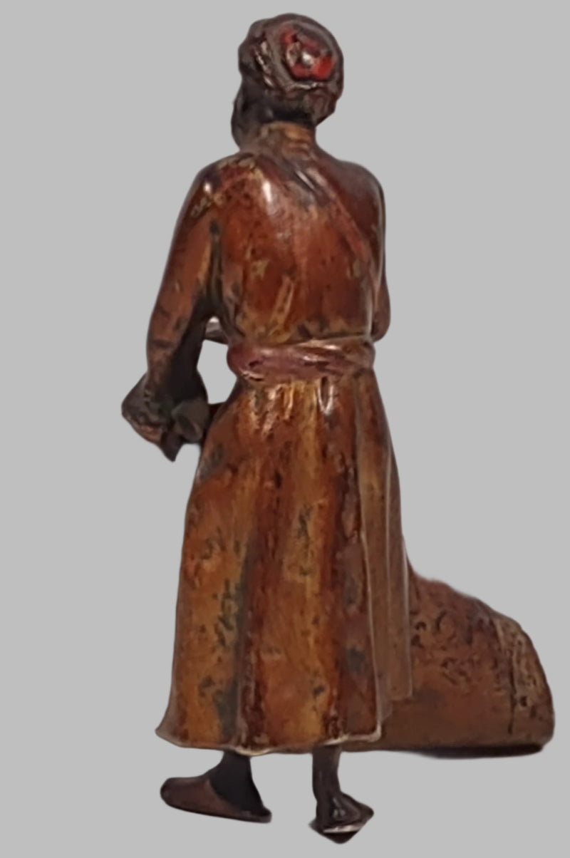 "Le vendeur de tapis", figurine autrichienne en bronze patiné peint à la main, XIXe siècle