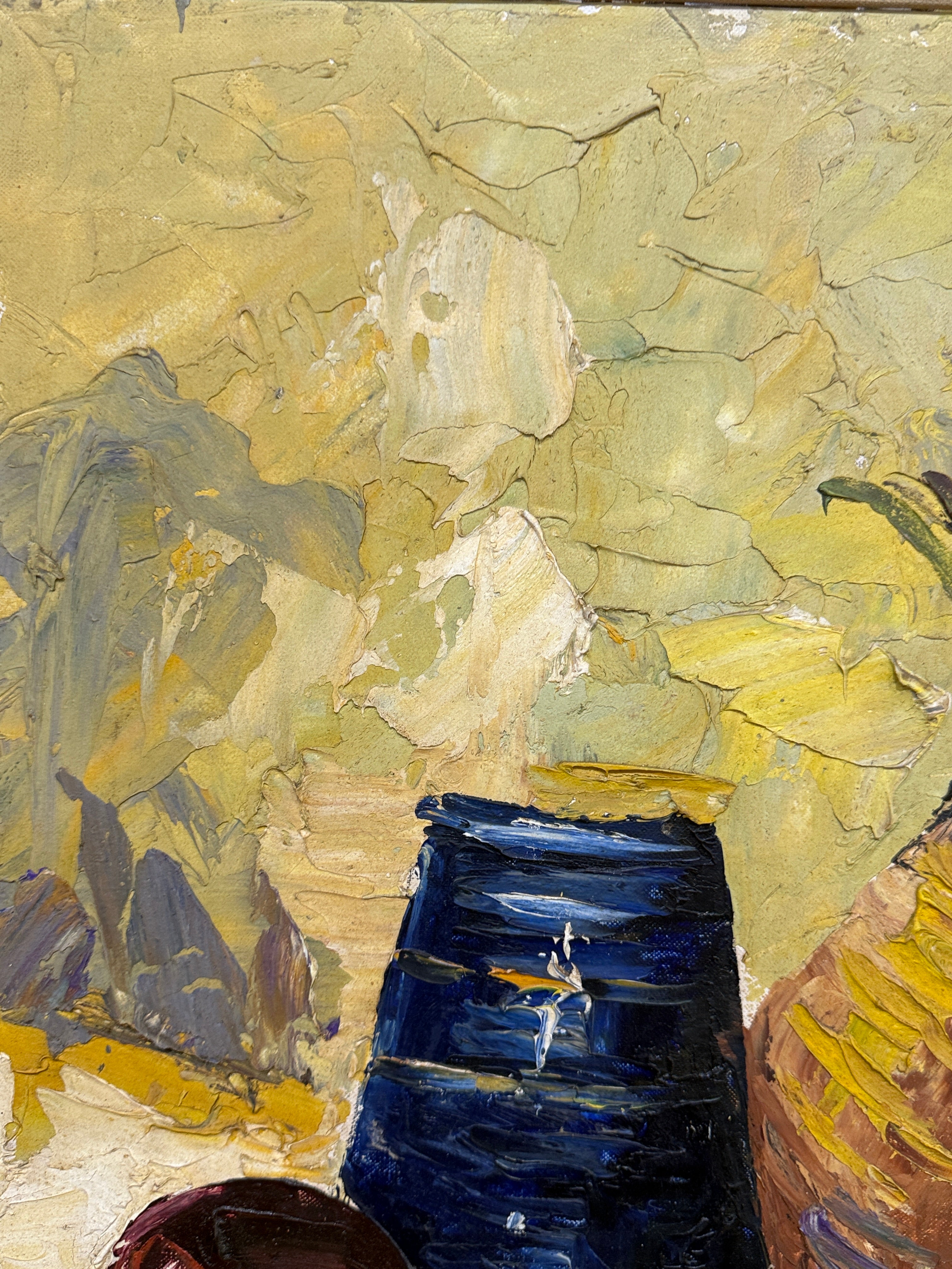 Nature morte du milieu du siècle – Huile sur vase d'ananas, de pommes et de cobalt