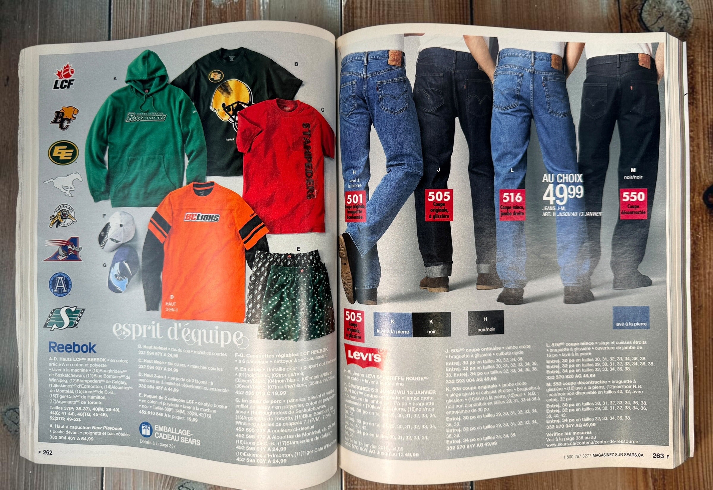 2012 Sears Canada Cadeaux de rêve French Christmas Wish Book, 60th anniversary edition. Vintage Canadian retail catalogue with 996 pages of nostalgia.