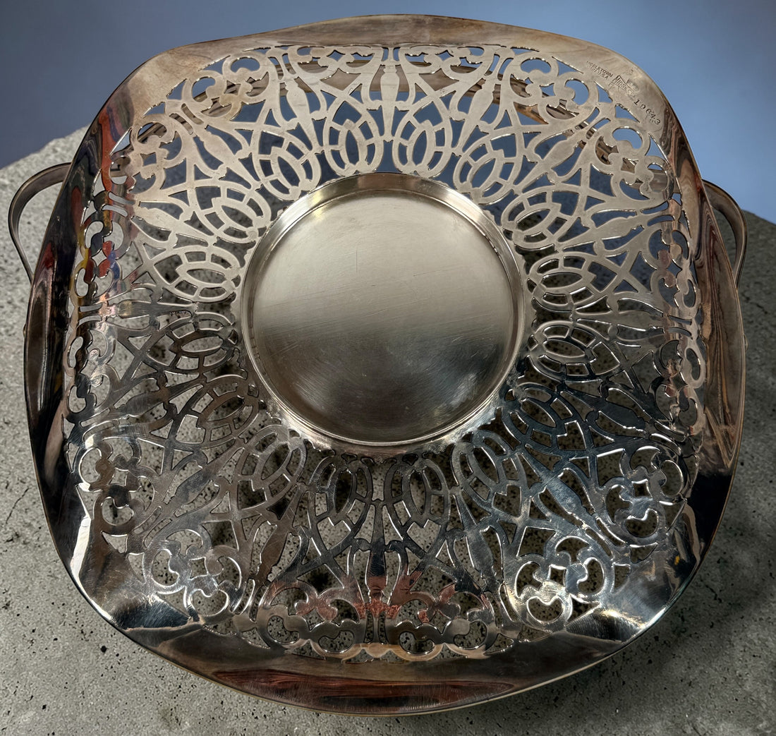 Antique Middletown Silver Brides Basket Swing Handle 9.75 Inch.