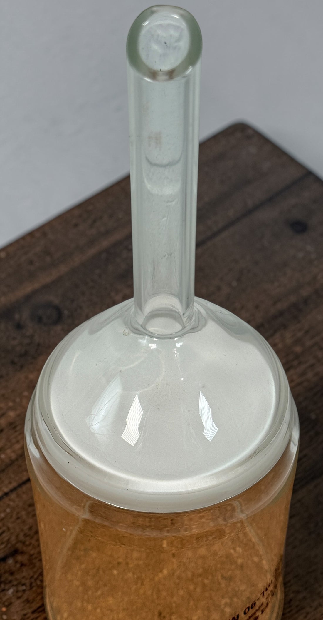 VWR 600mL 90mm vacuum filtration glass reservoir, lab borosilicate filtration funnel for microbiology, brewing, and water testing applications, clean used unit.