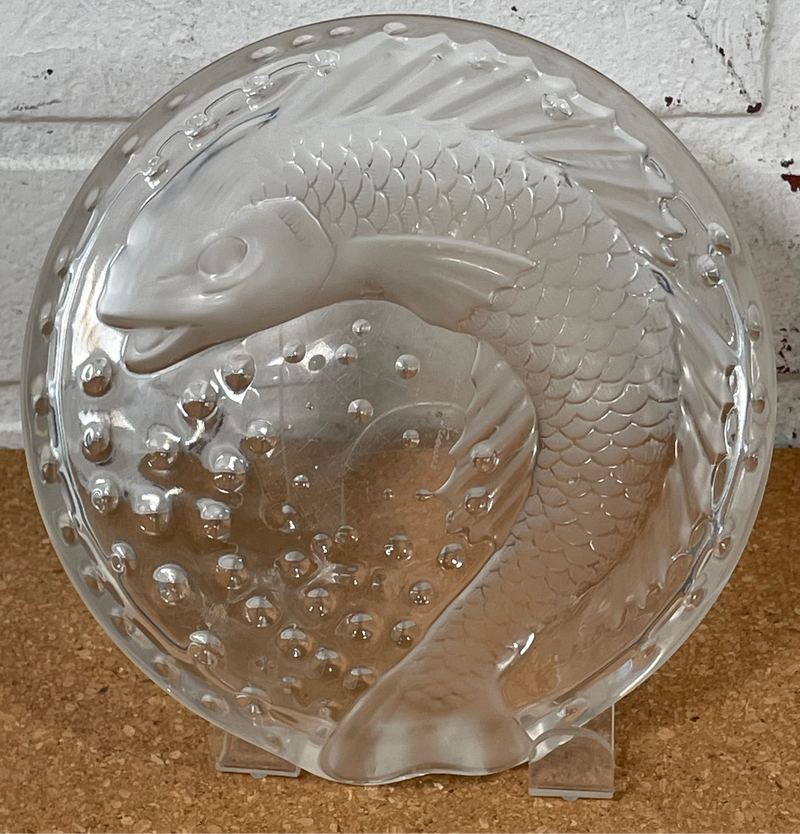 Cendrier à cigares en cristal Lalique en forme de poisson Koi avec bulles signé