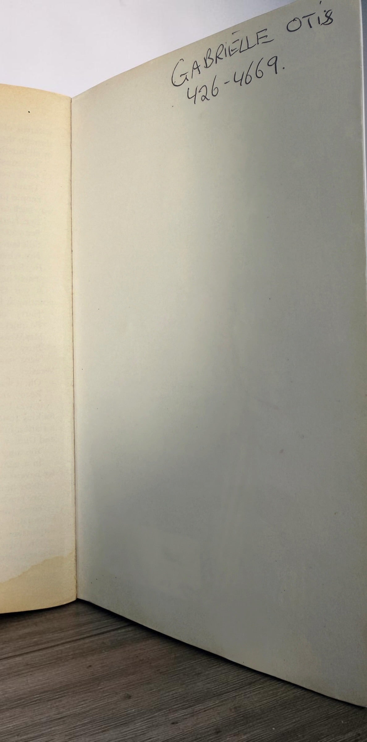 Harry Potter and the Philosopher’s Stone, Canadian third-printing paperback with Thomas Taylor cover art. Fair used condition. Shop Eco Depot Montreal.