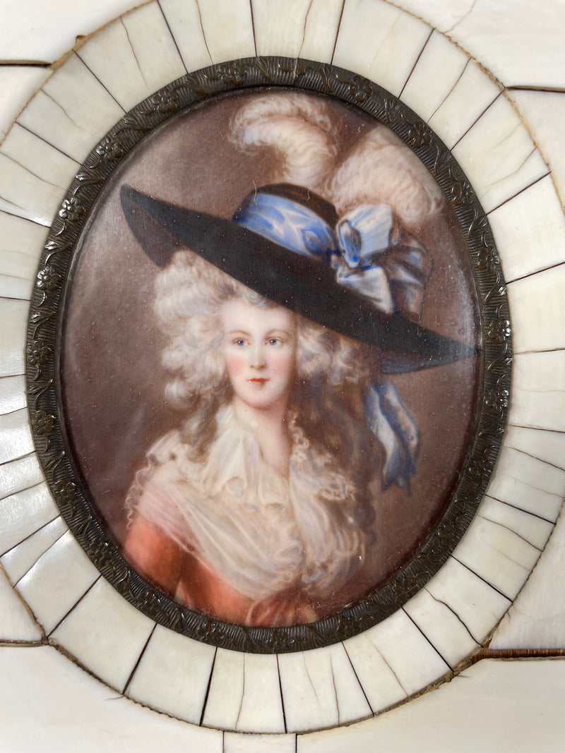 D'après Joshua Reynolds, portrait miniature antique d'une noble dame au chapeau.