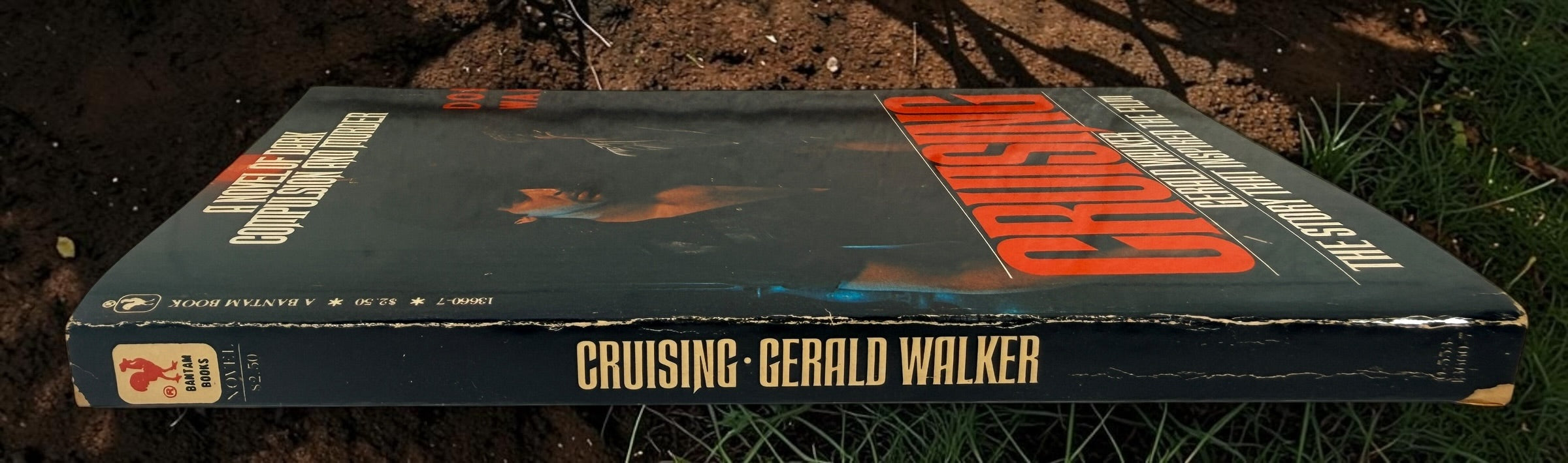 Vintage 1980 Cruising by Gerald Walker Bantam paperback movie tie-in edition, featuring the film cover from the controversial Al Pacino cult classic.