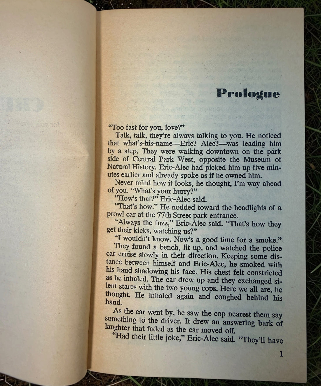 Vintage 1980 Cruising by Gerald Walker Bantam paperback movie tie-in edition, featuring the film cover from the controversial Al Pacino cult classic.