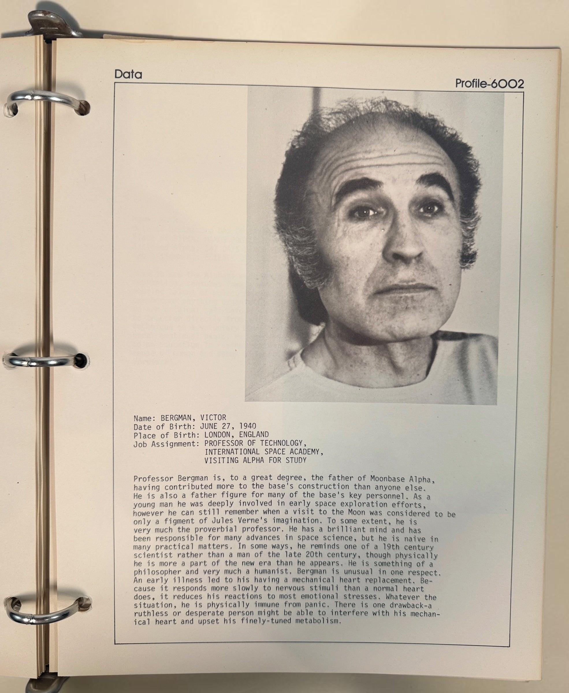 1977 Space: 1999 Moonbase Alpha Technical Notebook, first printing by Starlog. Illustrated vintage reference in red binder. See condition and completeness notes.