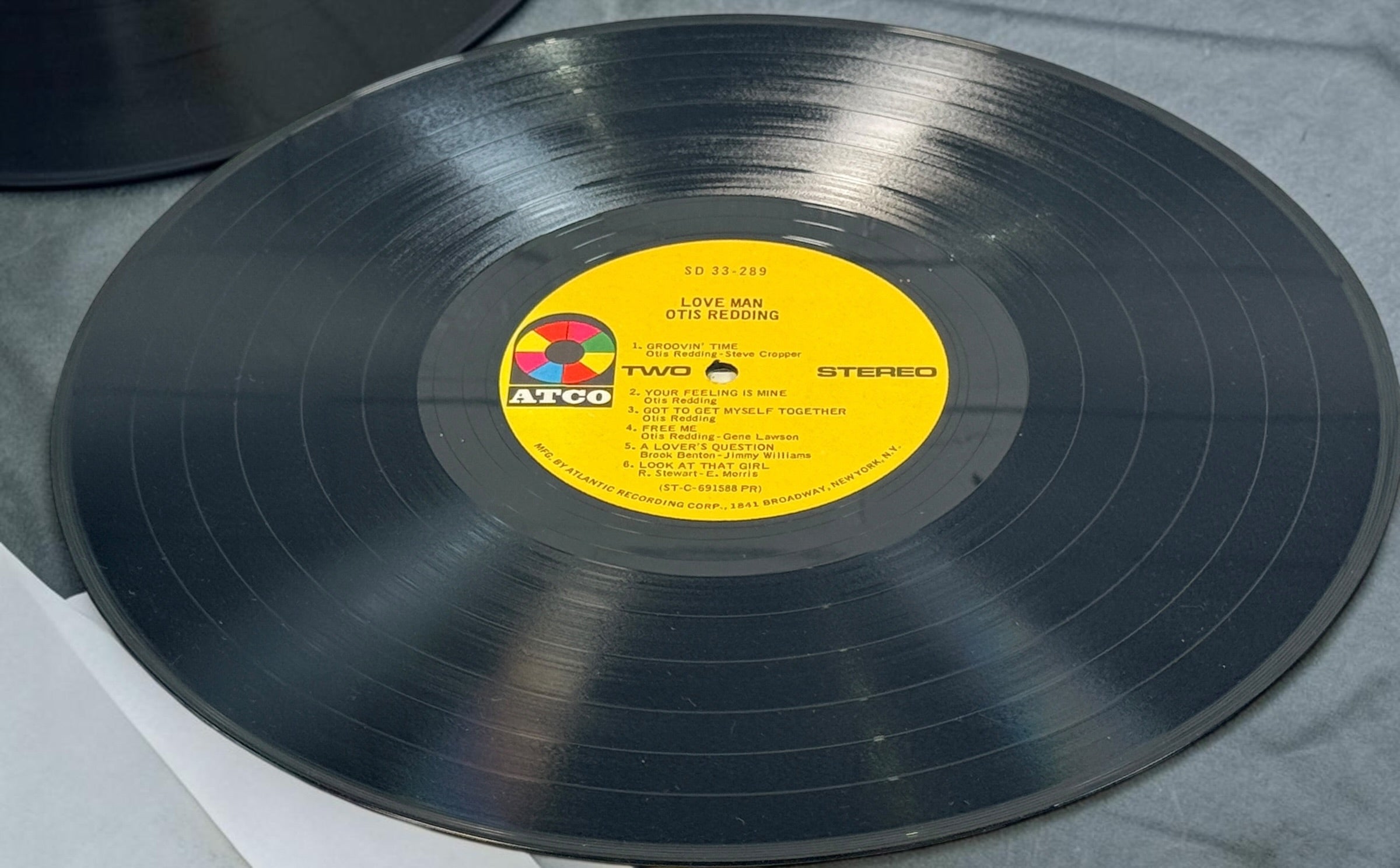 Original 1969 Otis Redding Love Man vinyl LP, ATCO SD 33-289. Vintage US Presswell stereo pressing with yellow ATCO labels and gatefold cover.