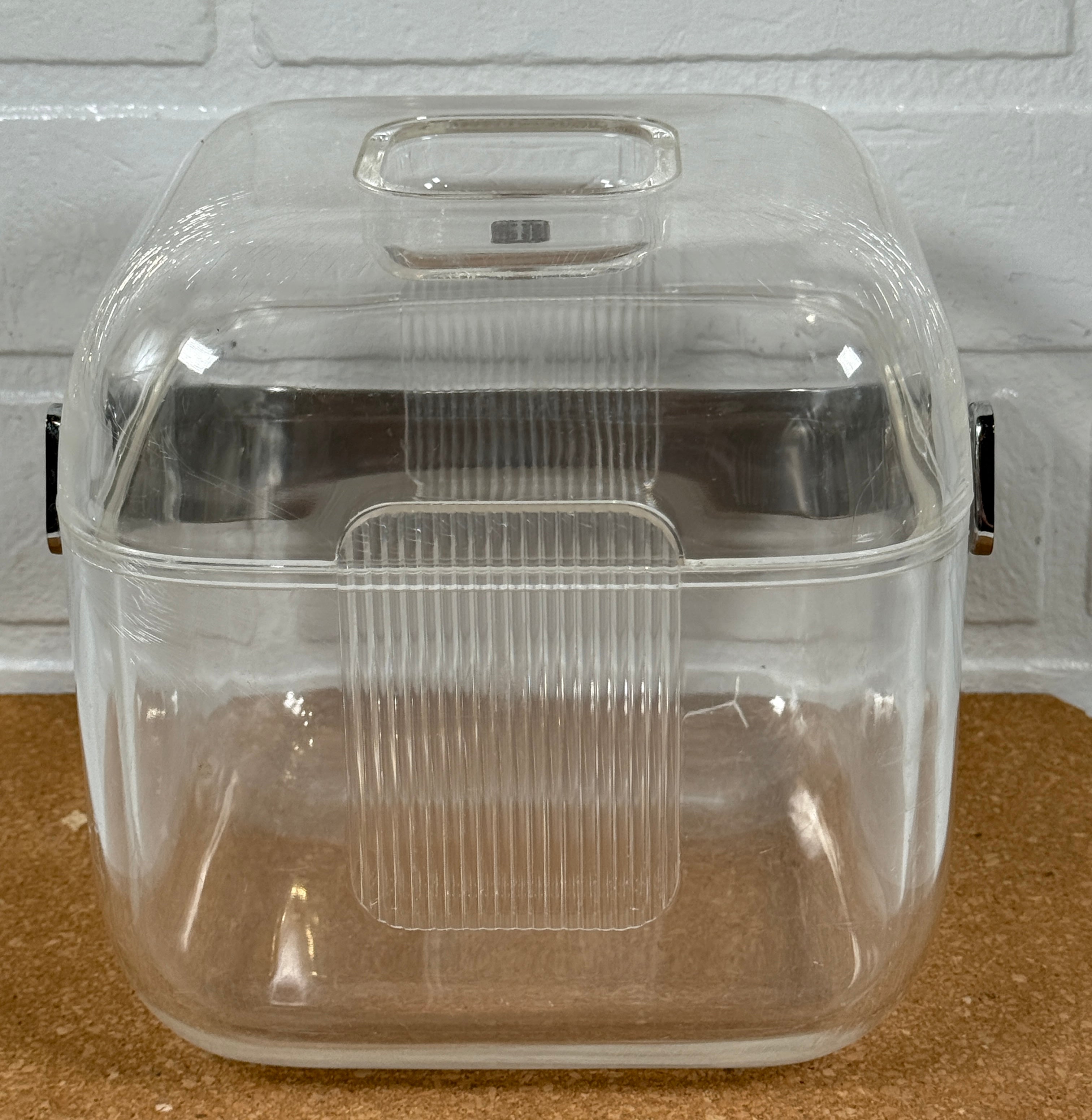 Seau à glace en Lucite Guzzini « Amanda » des années 1970 – Italie – Défaut