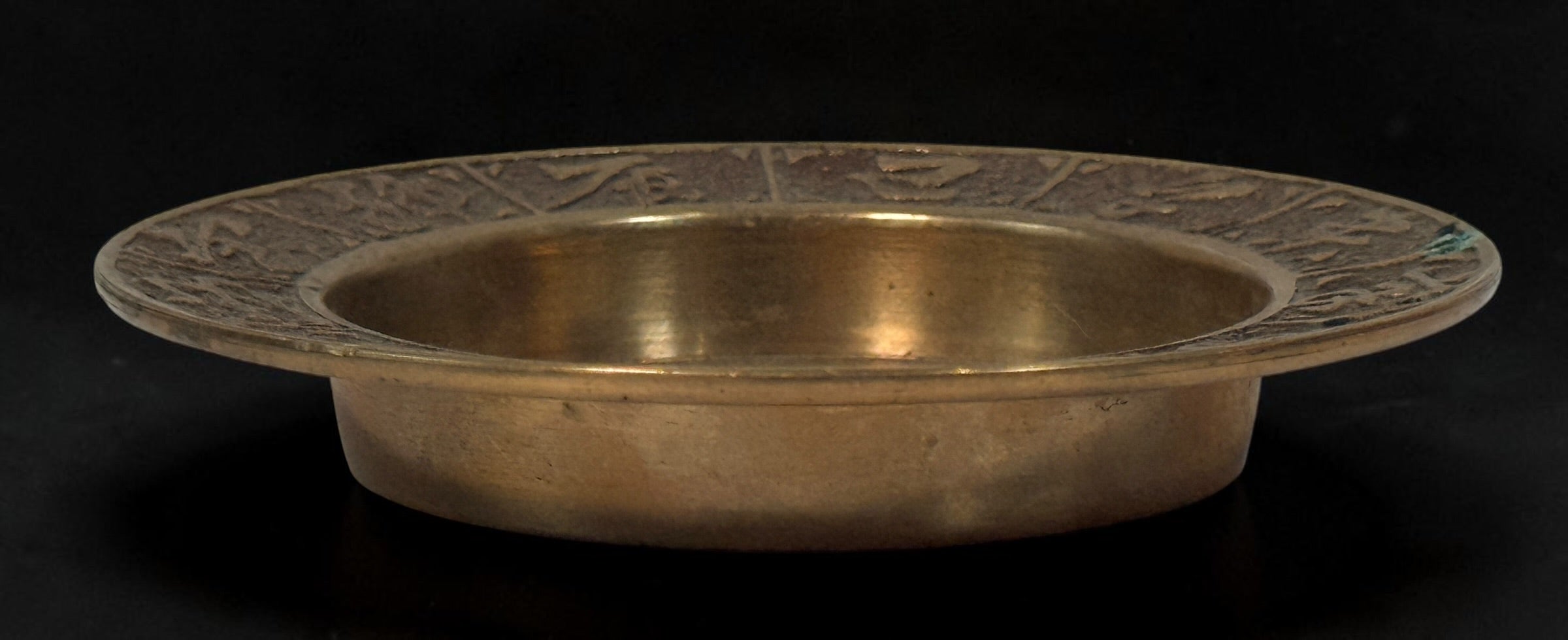 Vintage 1964 Korea Pavilion brass zodiac coin dish from the New York World’s Fair, featuring a good-fortune motif and original aged patina.