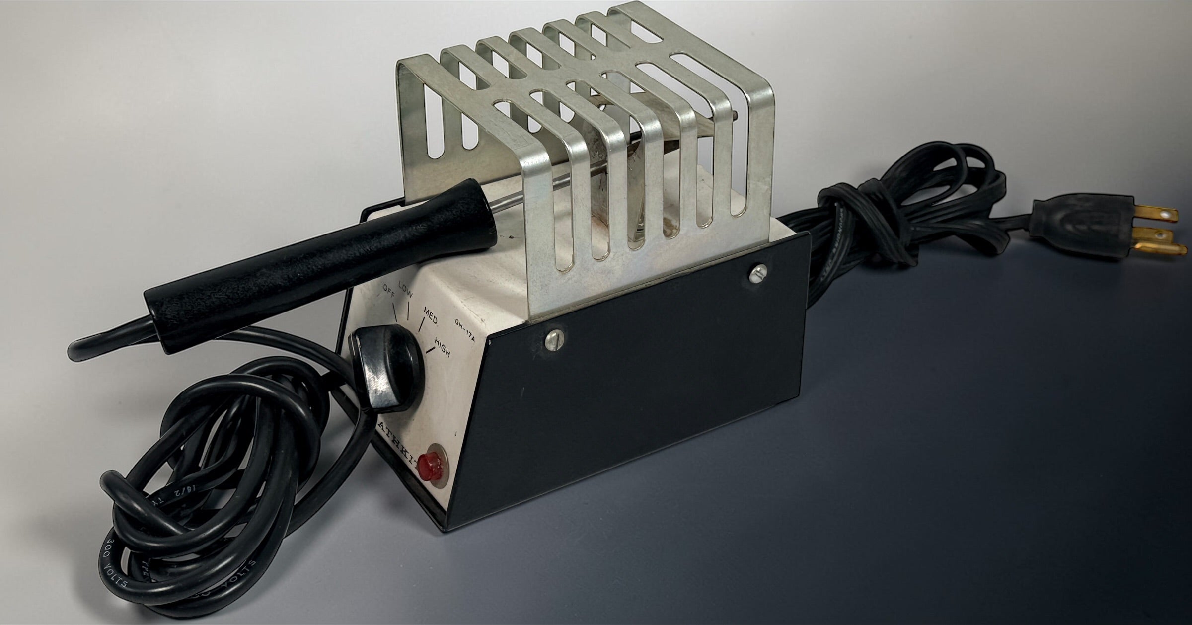 Vintage Heathkit GH-17A soldering station with GE 6A203 gun. Tested working adjustable heat control. Classic 1960s electronics lab tool, USA made.