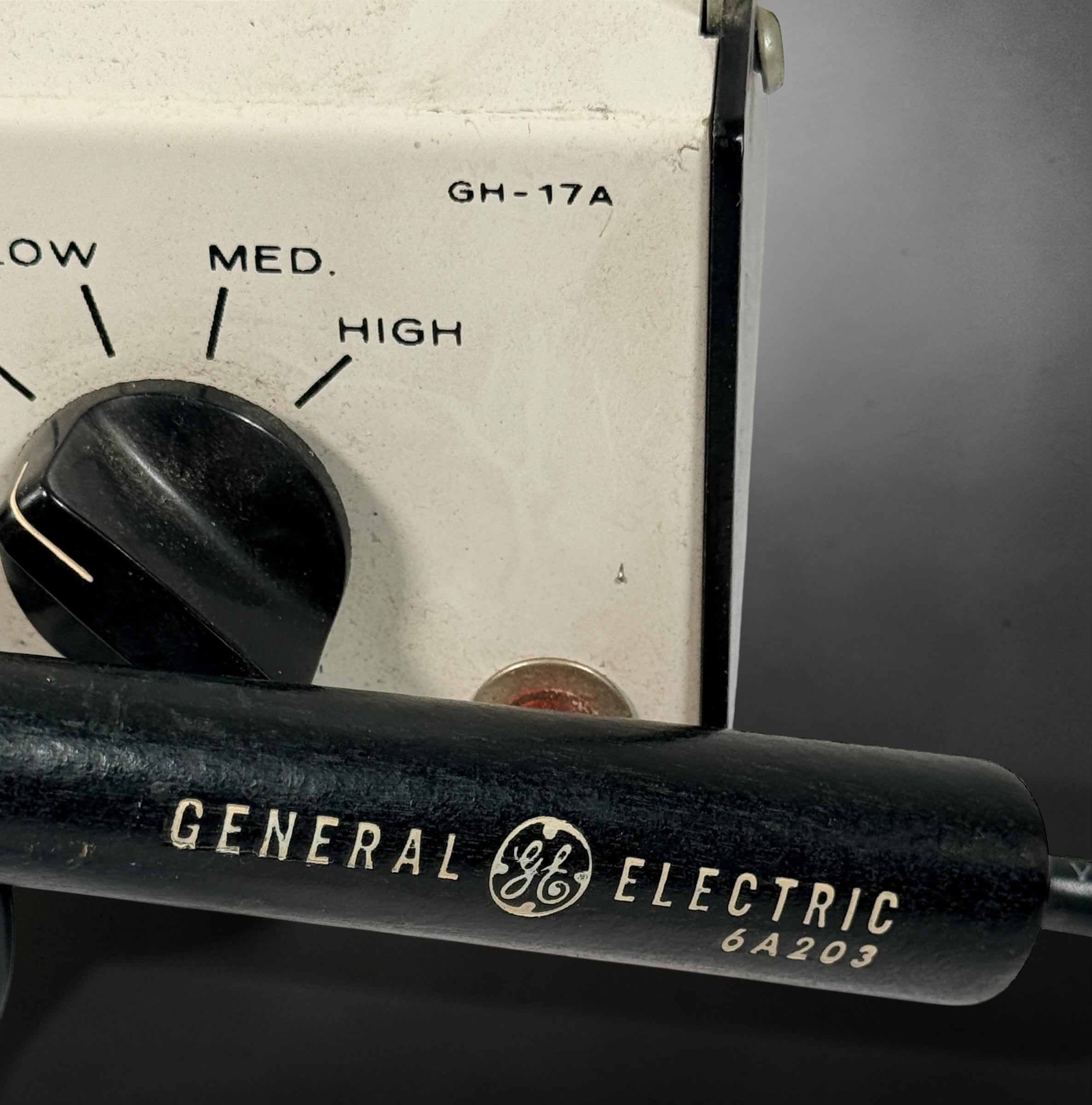 Vintage Heathkit GH-17A soldering station with GE 6A203 gun. Tested working adjustable heat control. Classic 1960s electronics lab tool, USA made.