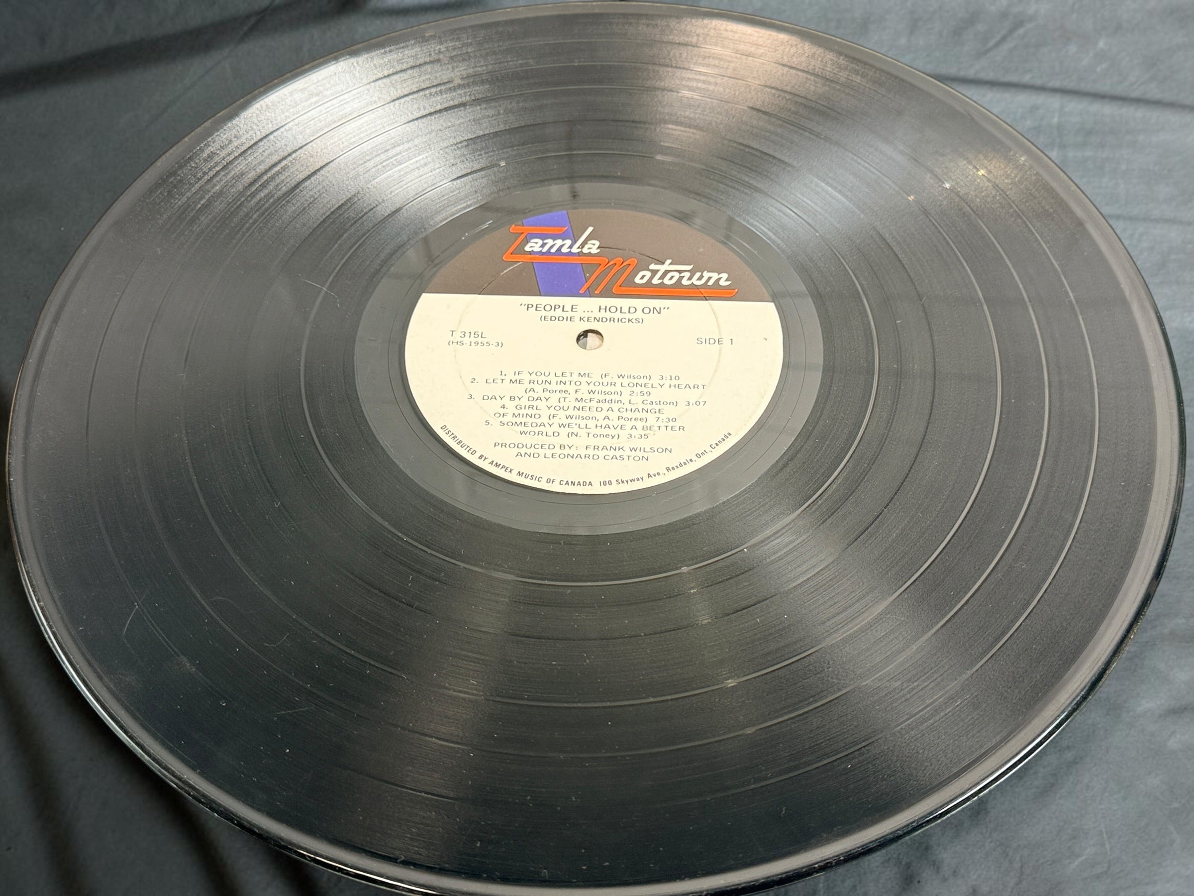 Shop Eddie Kendricks People... Hold On (1972), Canadian Tamla Motown T315L vinyl LP. Vintage soul and funk record available at Eco Depot Montreal