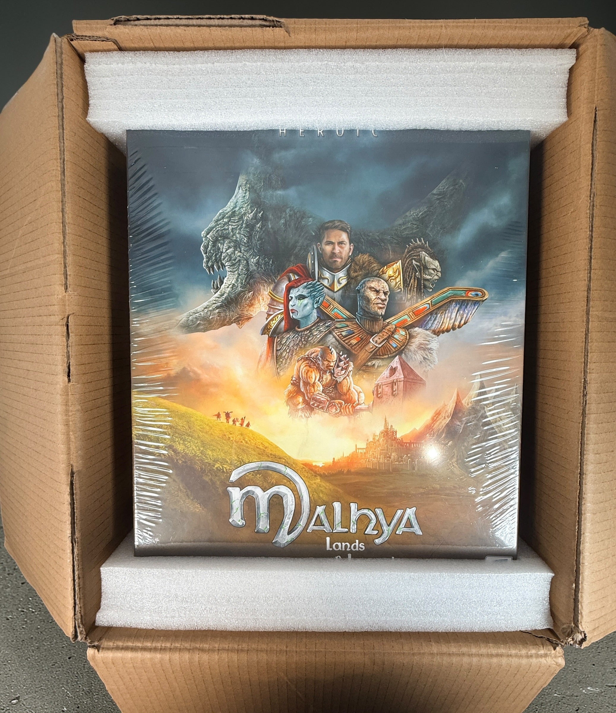 Malhya, Terres de Légendes, Édition Héroïque, Jeu de Plateau d'Aventure Fantastique. Neuf sous blister.
