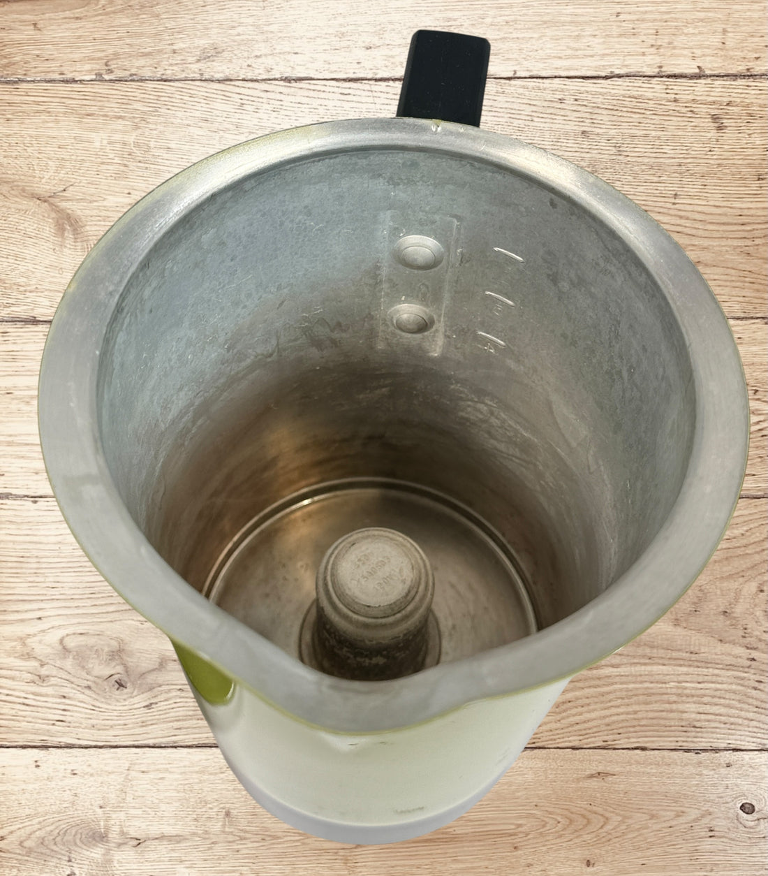 
Vintage Empire Electric Hot Cup Model 1088 avocado green travel kettle with original box. Mid-century portable electric water heater by Metal Ware Corp.