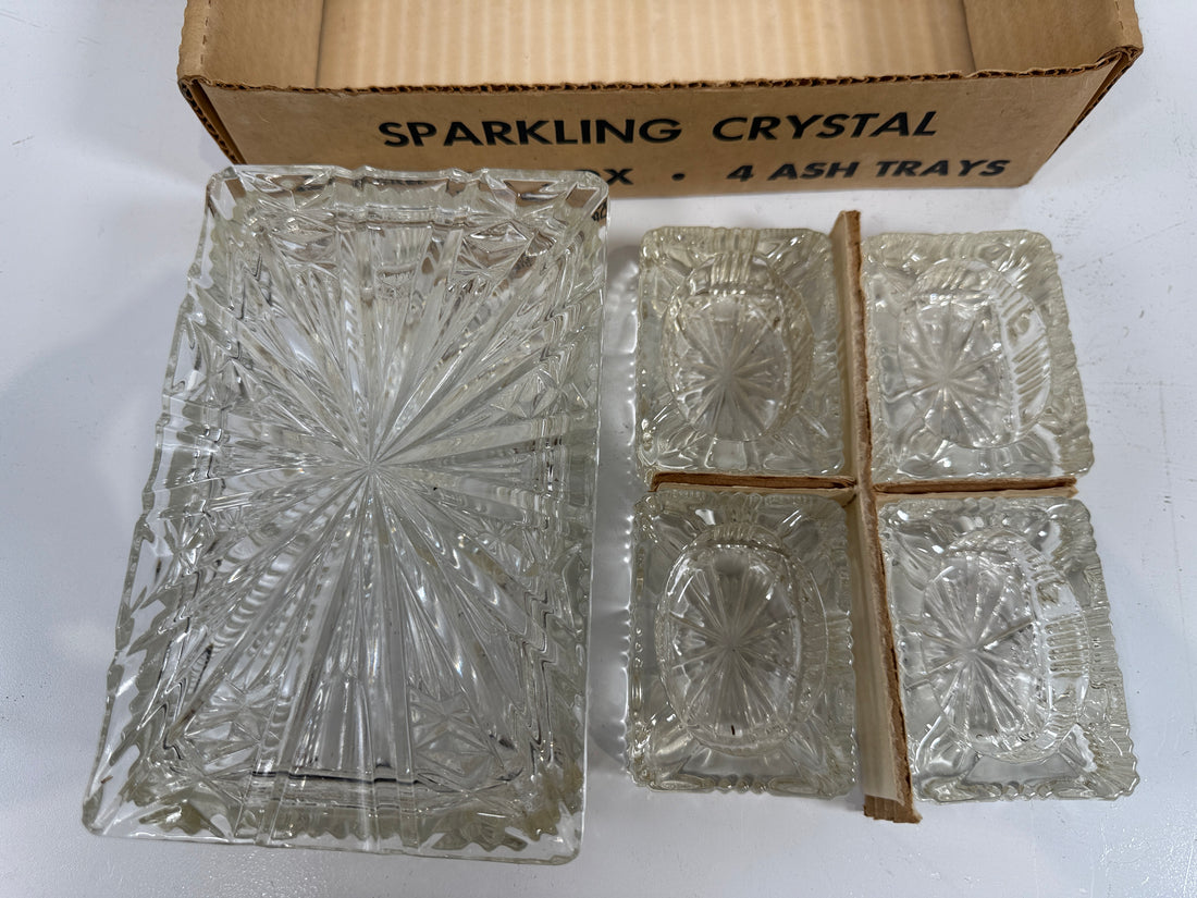 Coffret fumeur Vintage Colony Radiant Crystal – Boîte NIB et 4 cendriers