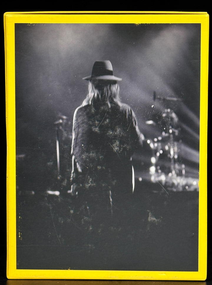 Sarah Connor Muttersprache Live Ganz Nah deluxe box set with 2 CDs, DVD and collector lanyard. Rare German live concert edition in large collector box.