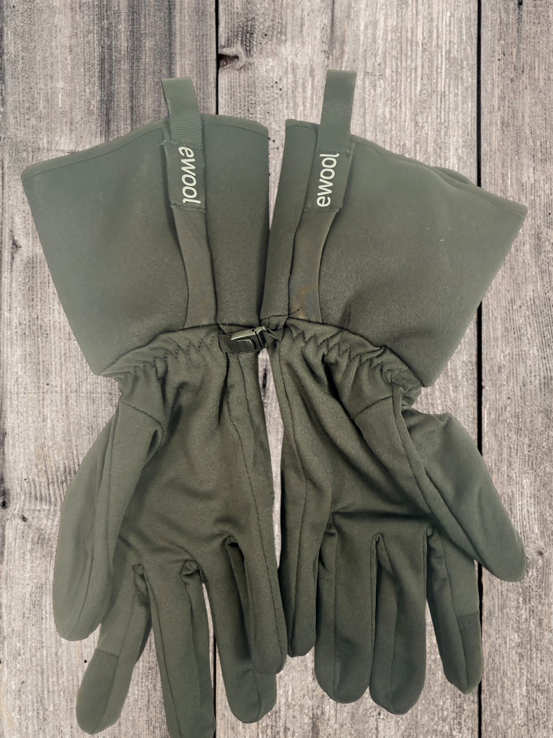eWool heated glove liners XL 10W electric winter glove inserts. Battery not included. Untested liners sold as-is for skiing, motorcycling and cold weather gear.