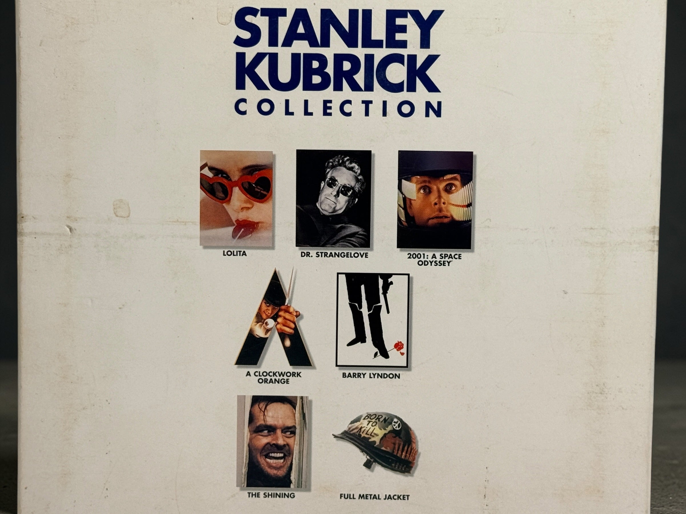 Complete Stanley Kubrick VHS box set with 7 films including The Shining, 2001 and Full Metal Jacket. French edition, vintage Warner Home Video release.