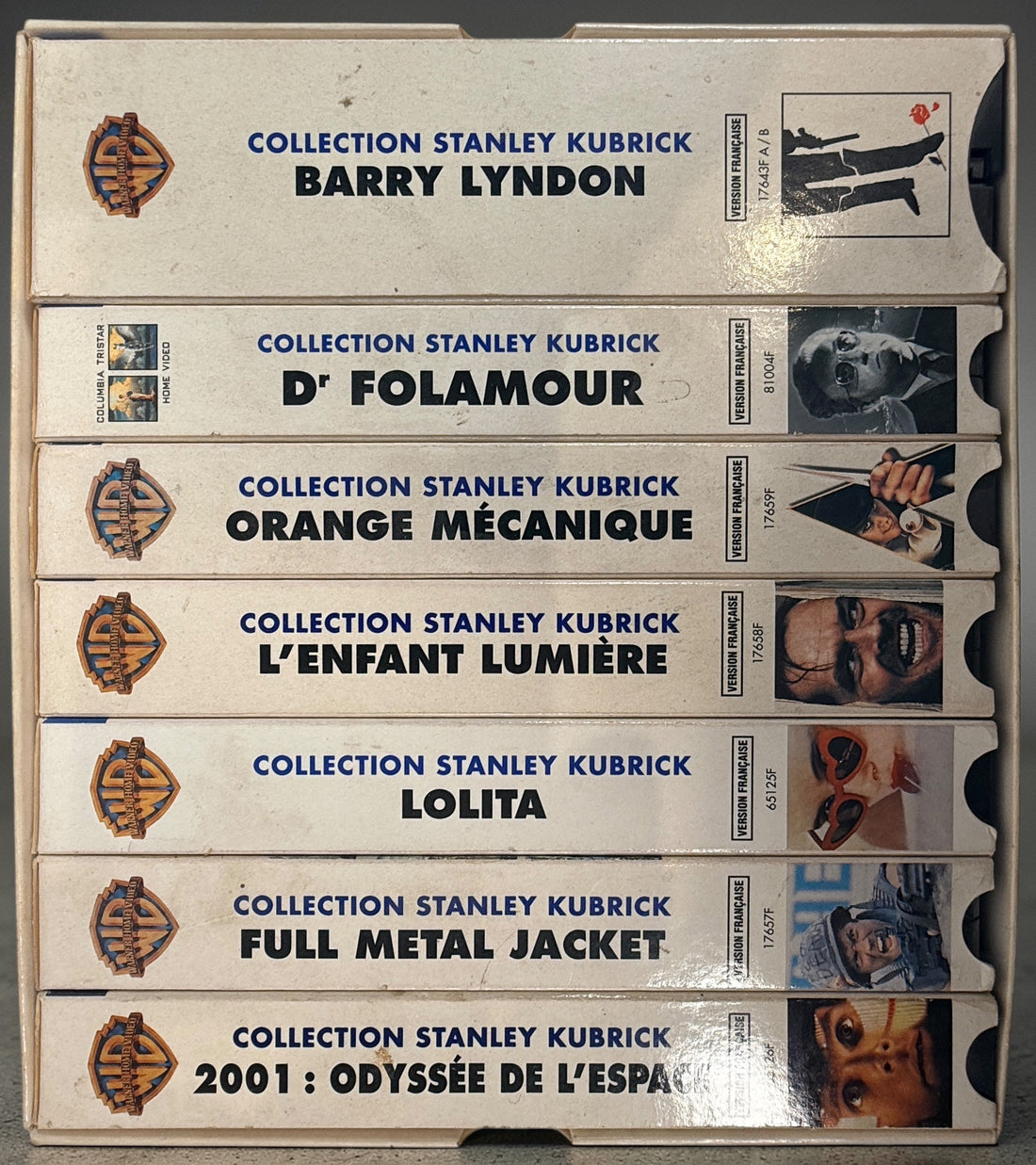Complete Stanley Kubrick VHS box set with 7 films including The Shining, 2001 and Full Metal Jacket. French edition, vintage Warner Home Video release.