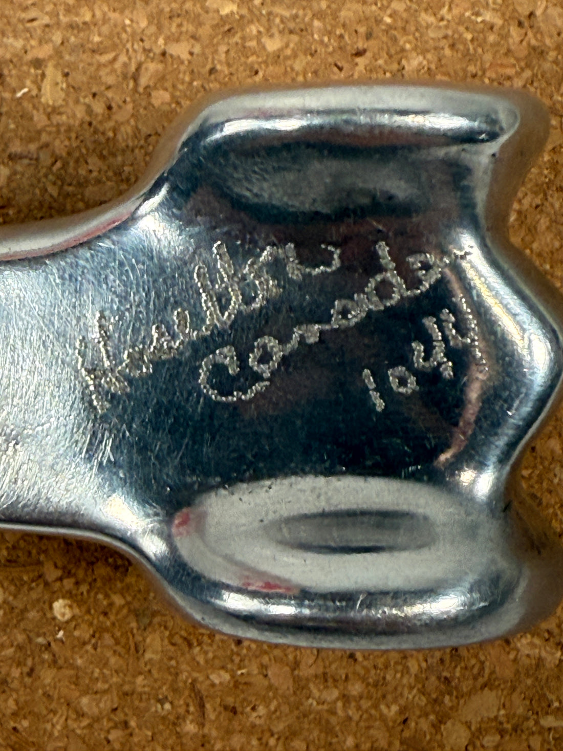 Sculpture de voiture de sport vintage Hoselton en aluminium – Signée Canada
