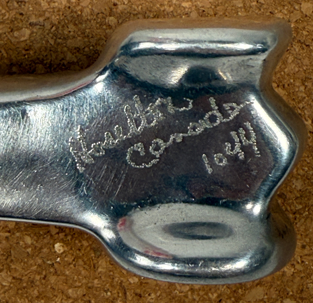 Sculpture de voiture de sport vintage Hoselton en aluminium – Signée Canada