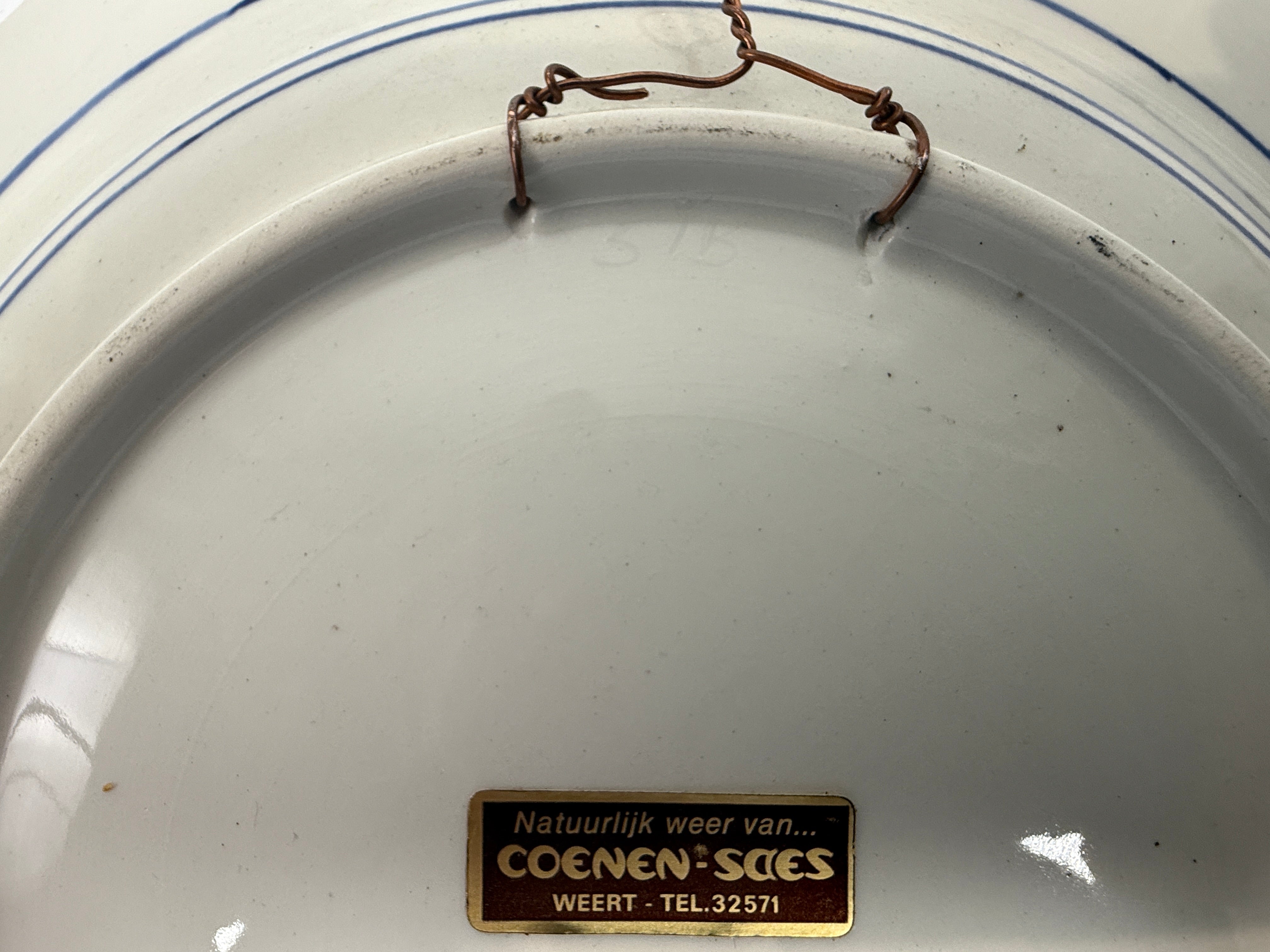 Assiette Royal Delft 1956 – Oiseaux et panier de fleurs peints à la main