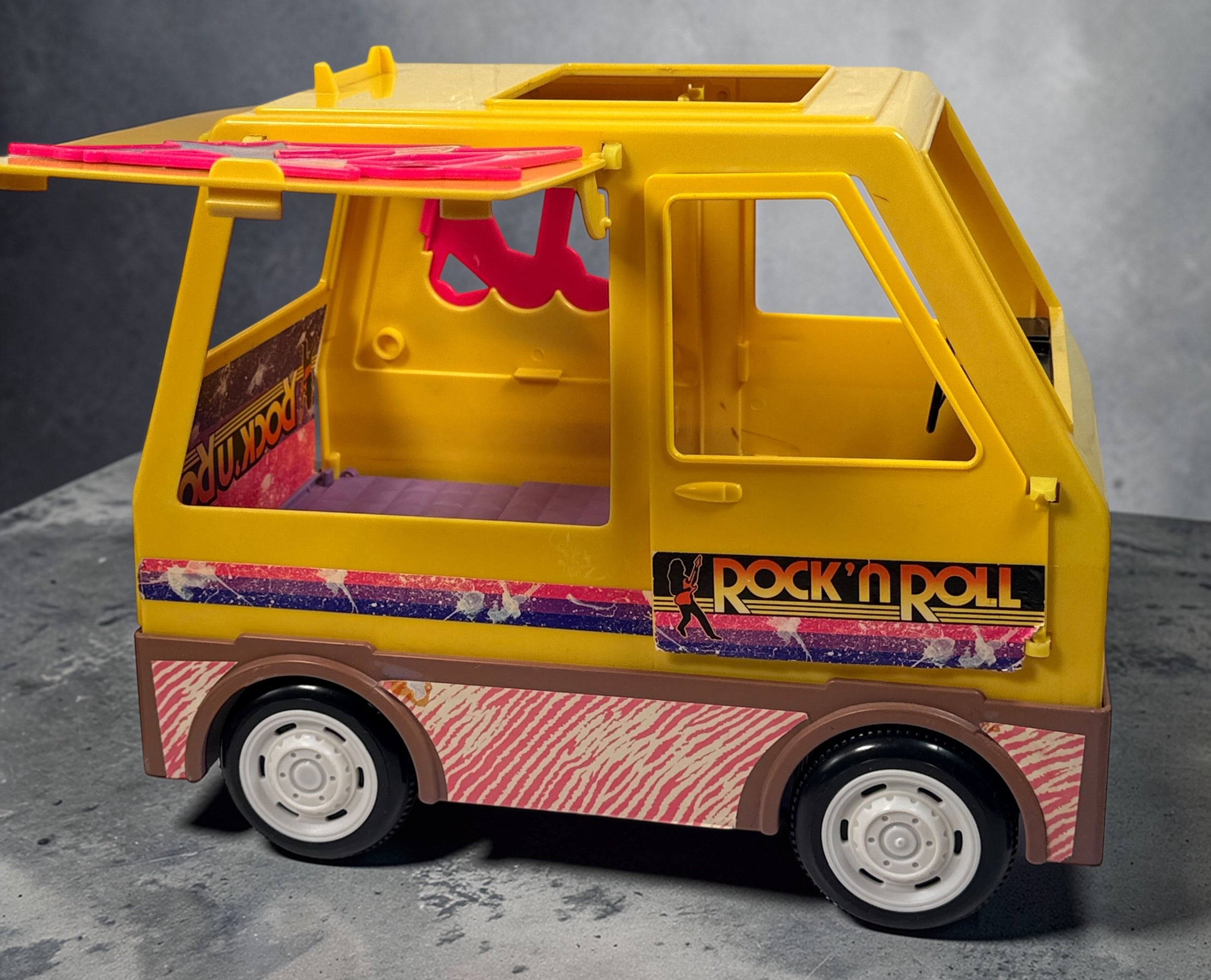 1986 Zima Rock’n Roll Van playset with box. Vintage Barbie-size tour van with accessories, bright 80s design, and strong display appeal.