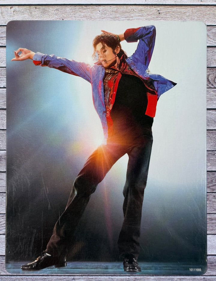 Michael Jackson This Is It steelbook Blu-ray collector edition with iconic cover art. 2009 concert documentary in metal case, VG condition, ready to ship.