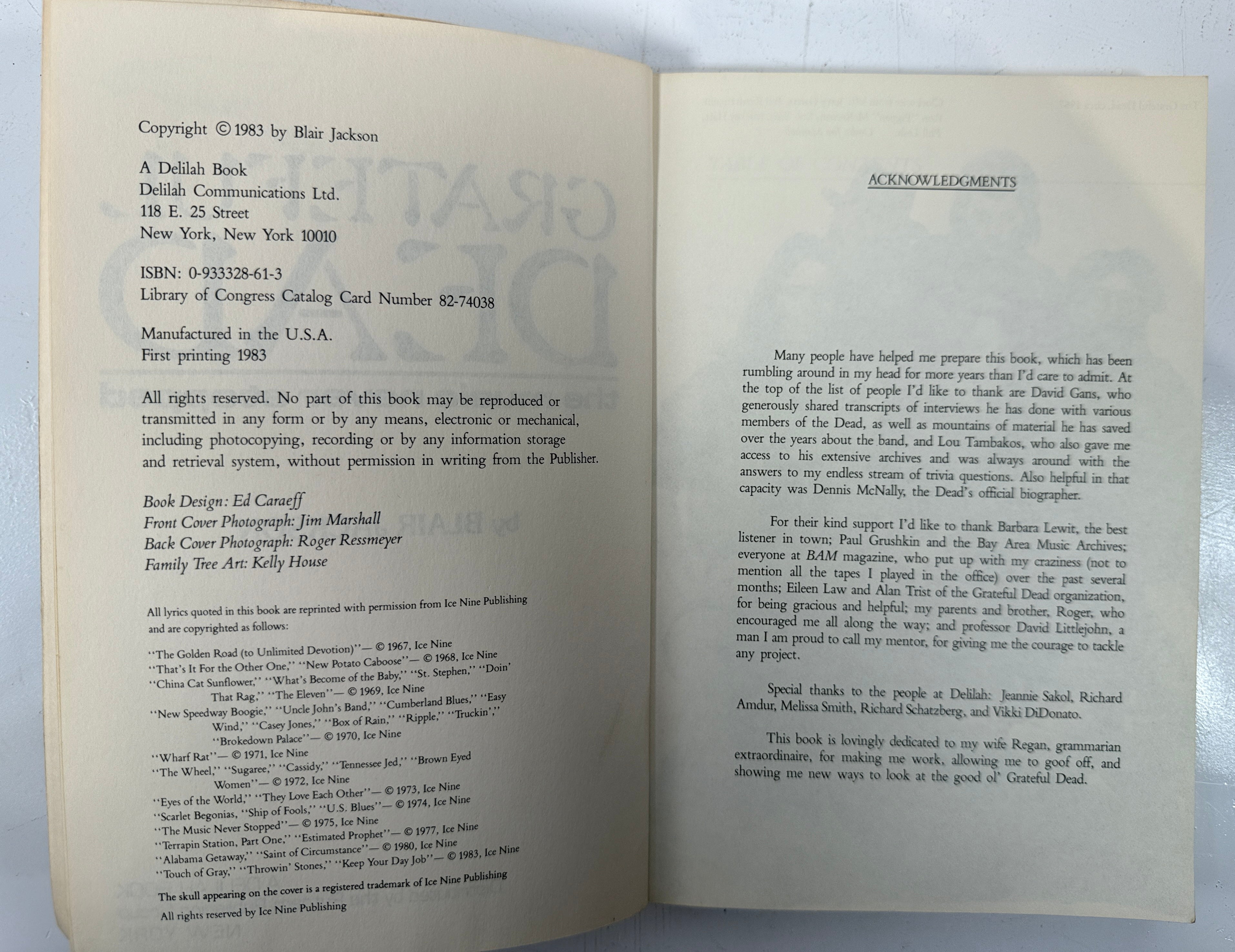 Livre des Grateful Dead de 1983 – La musique ne s'est jamais arrêtée, 1re impression, broché