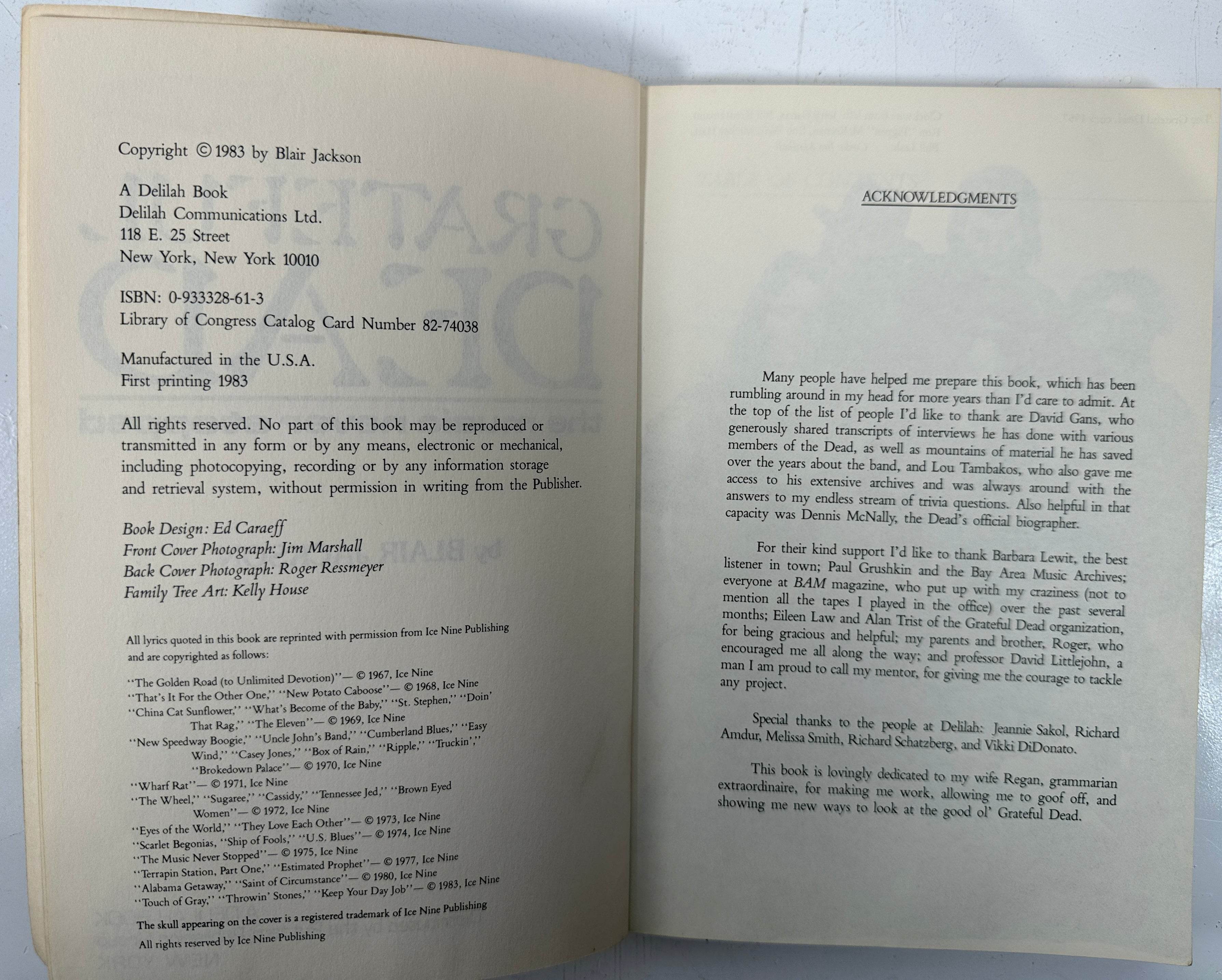 Livre des Grateful Dead de 1983 – La musique ne s'est jamais arrêtée, 1re impression, broché