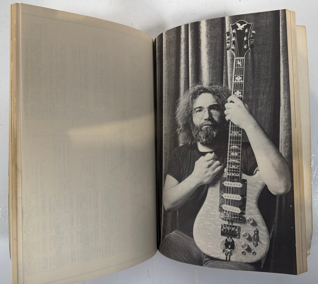 Livre des Grateful Dead de 1983 – La musique ne s'est jamais arrêtée, 1re impression, broché
