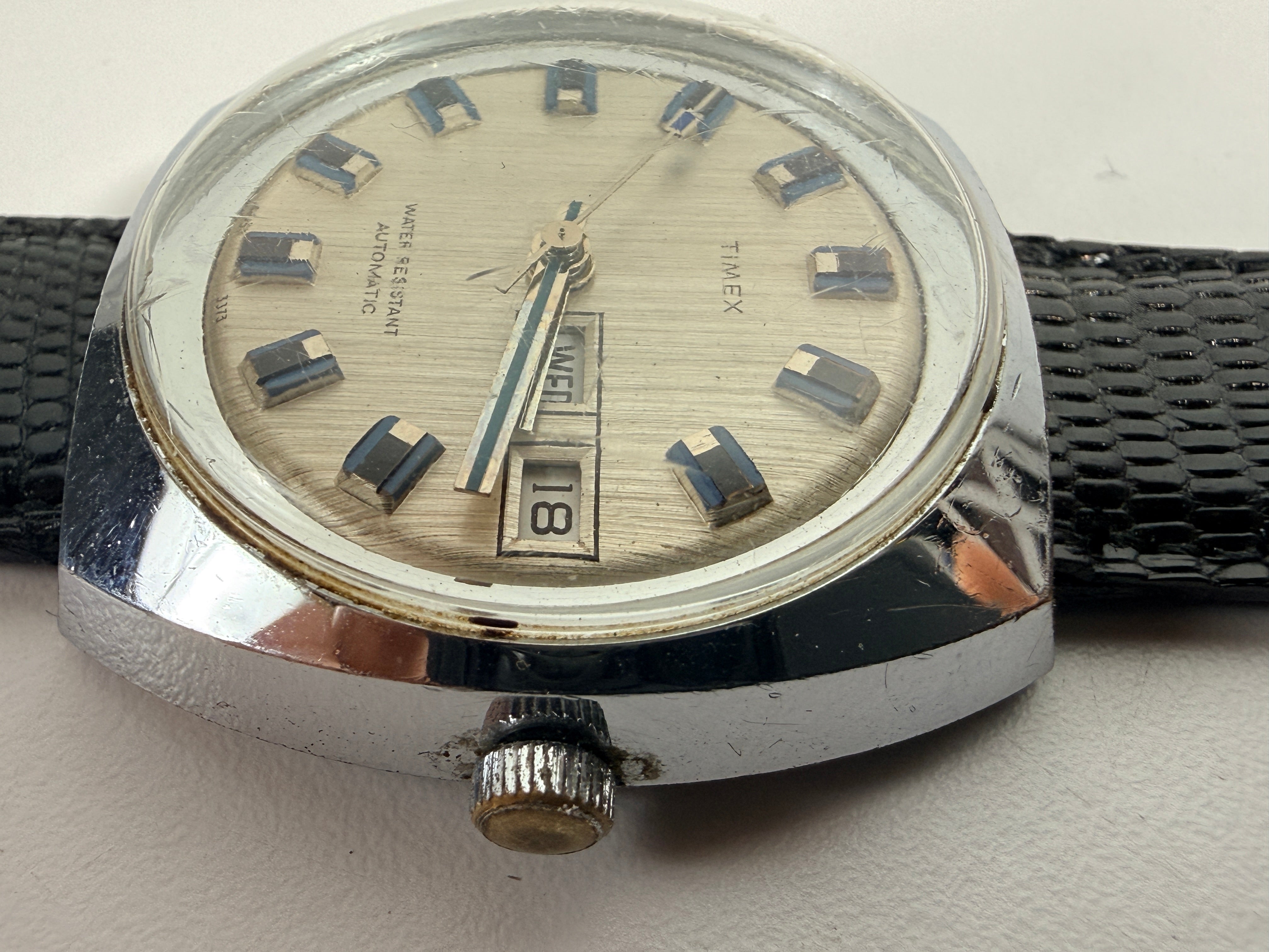 Vintage 1973 TIMEX VISCOUNT Automatic Watch - Day/Date - Cushion Case - 46550 3473