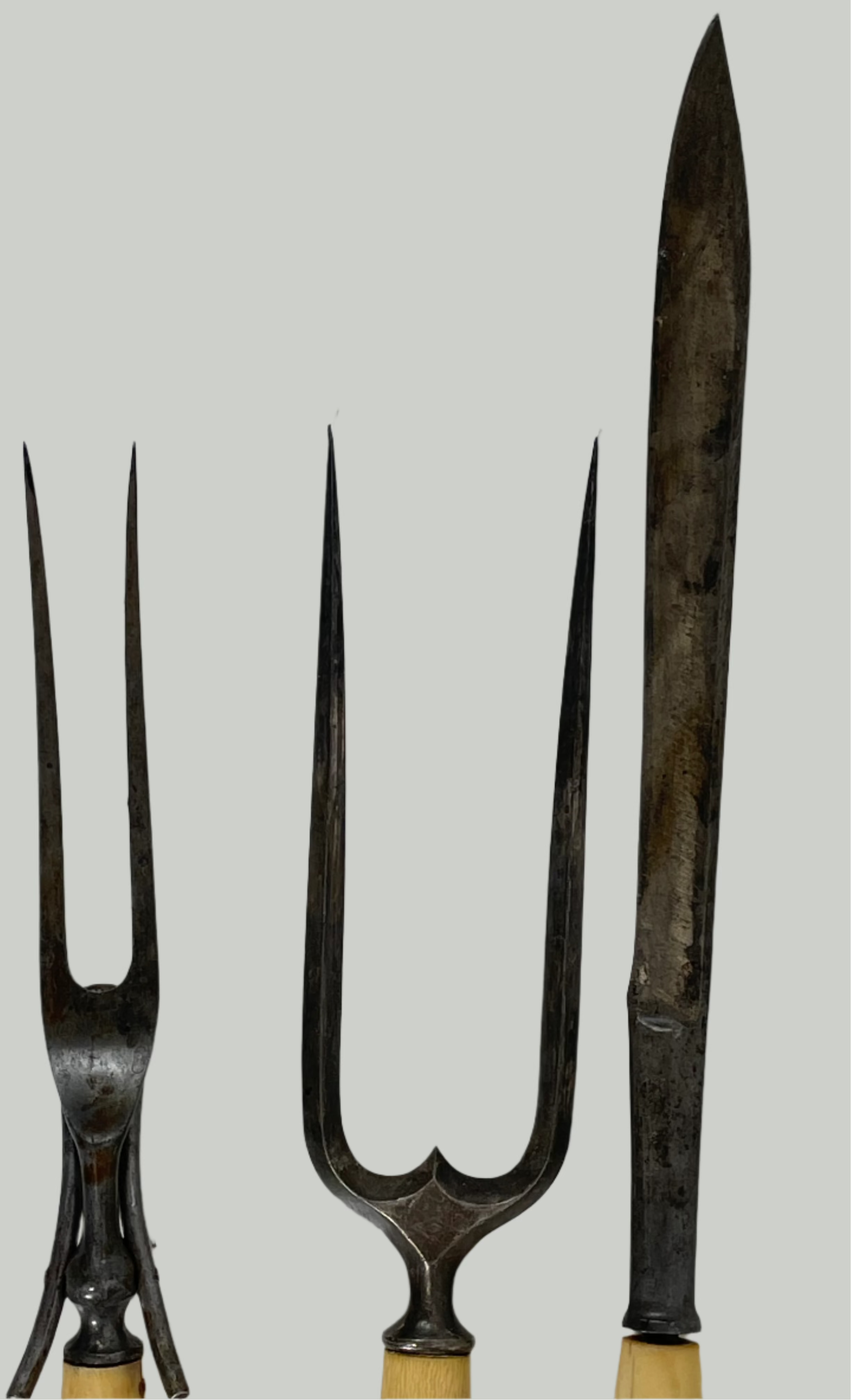 Ensemble de 3, service à découper avec manches en os, 1 couteau et 2 fourchettes.