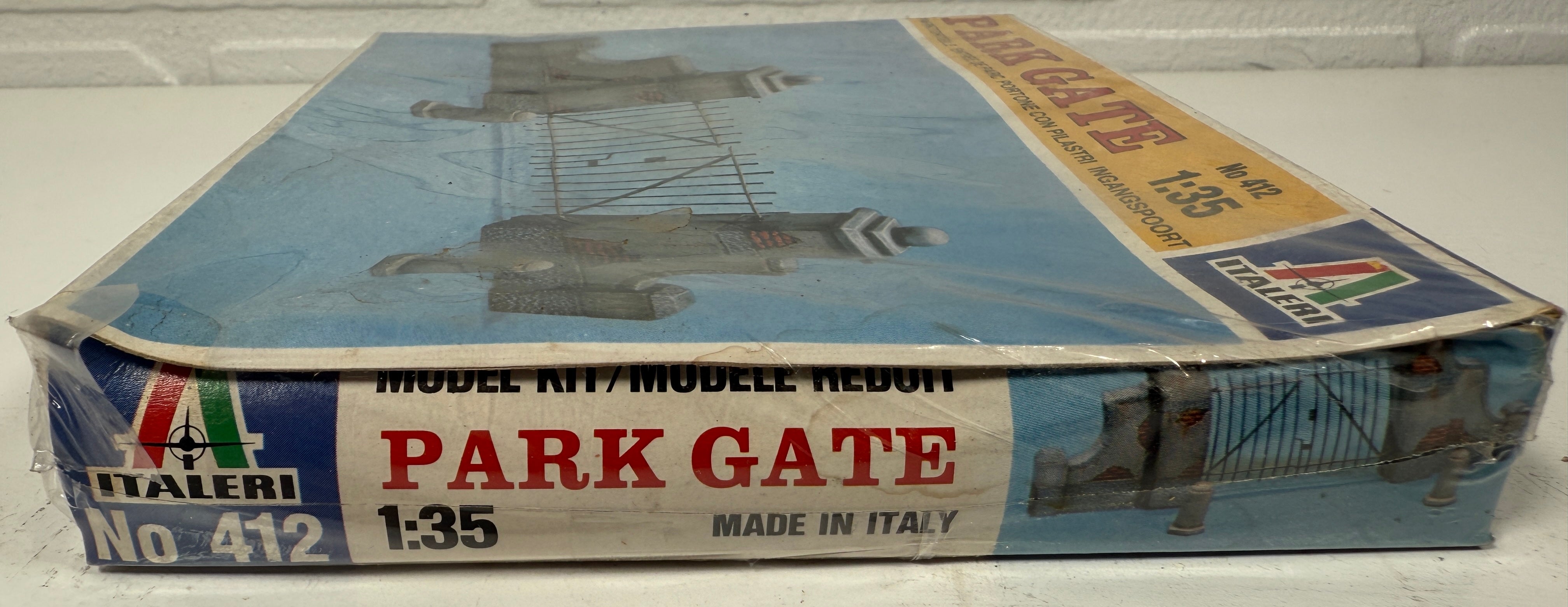 Maquette vintage Italeri 1:35 Park Gate n° 412 – Diorama scellé