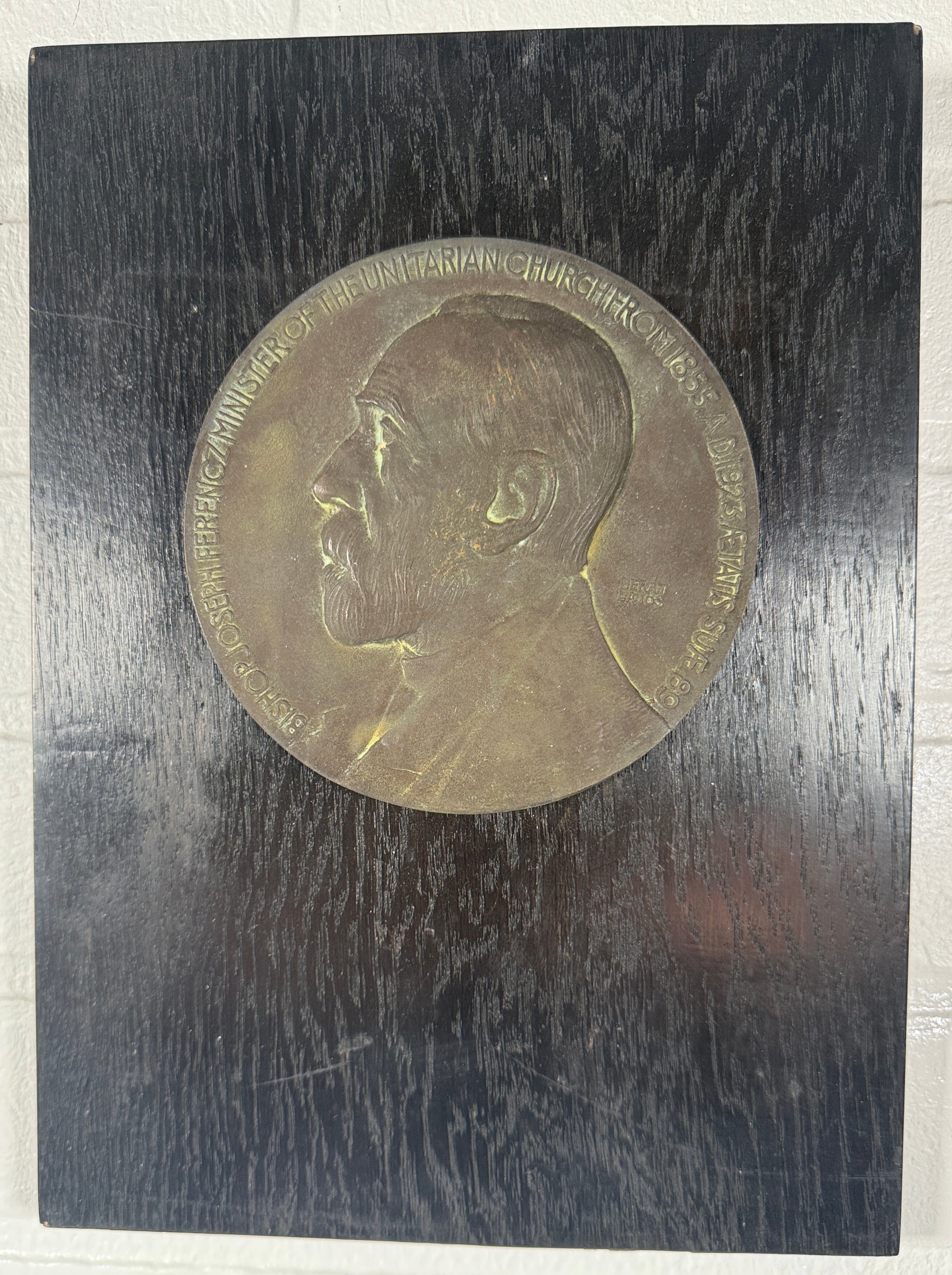 Plaque de bronze – Mgr Joseph Ferencz par Berán Lajos (1923)
