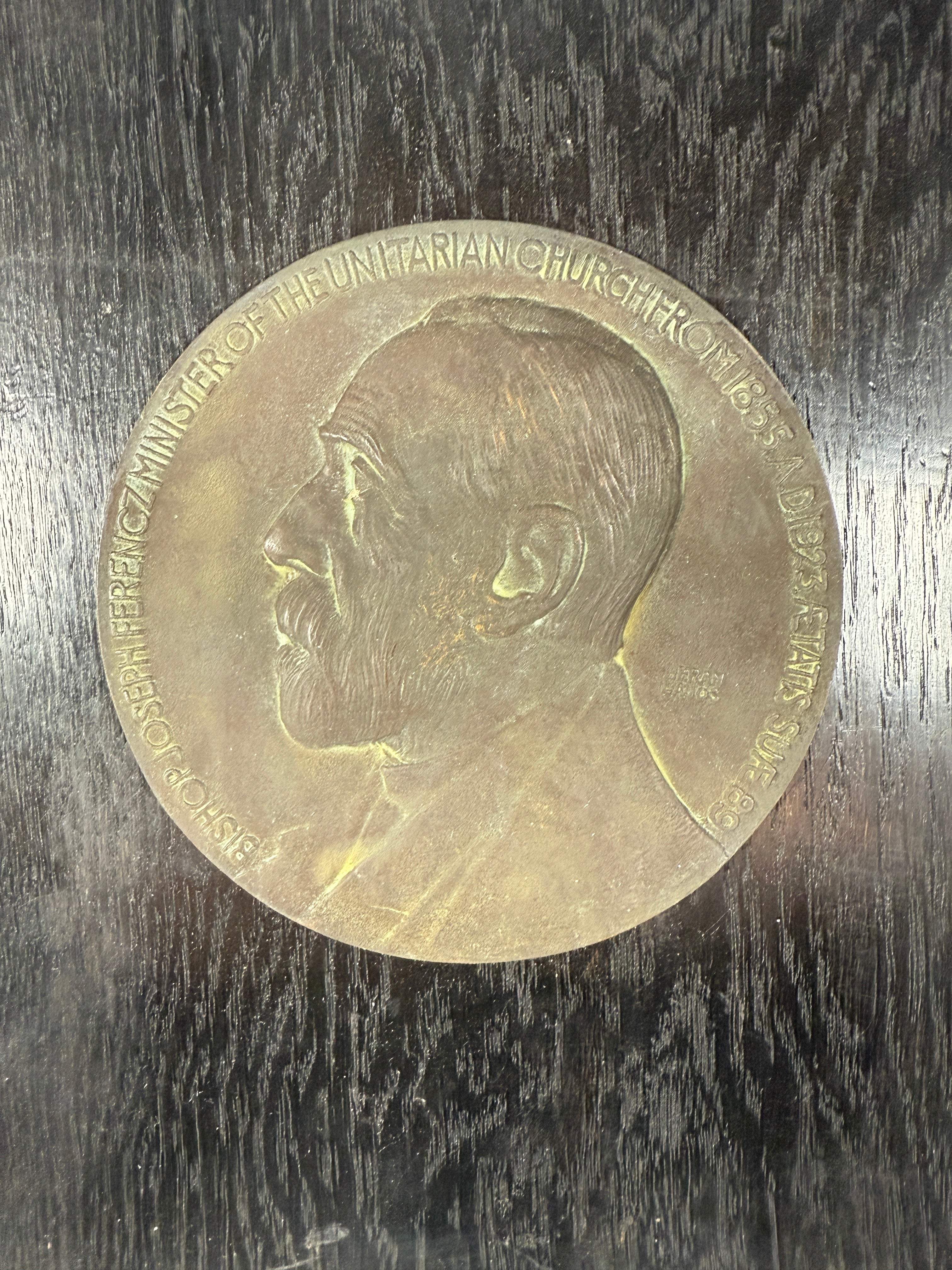 Plaque de bronze – Mgr Joseph Ferencz par Berán Lajos (1923)