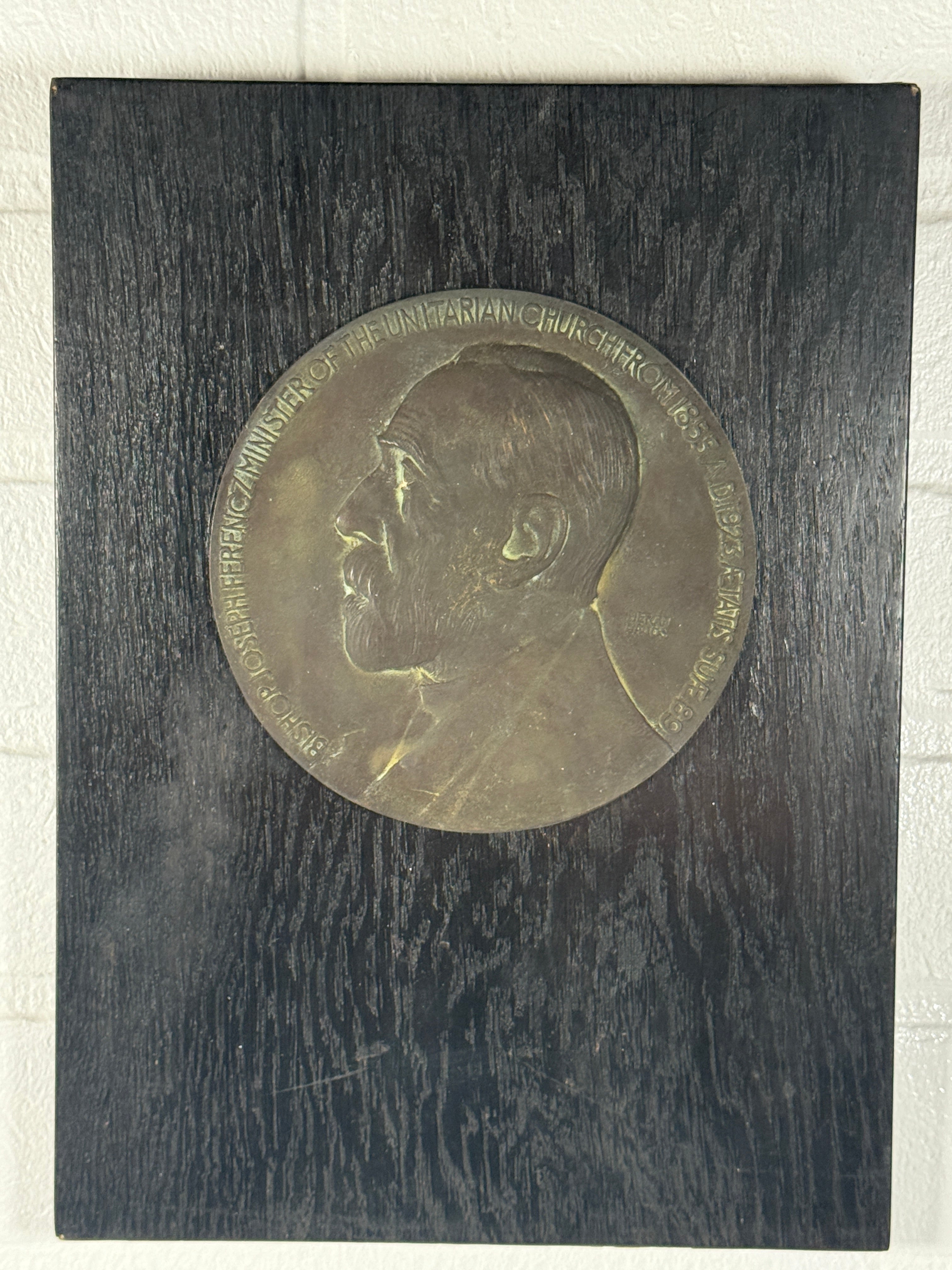 Plaque de bronze – Mgr Joseph Ferencz par Berán Lajos (1923)