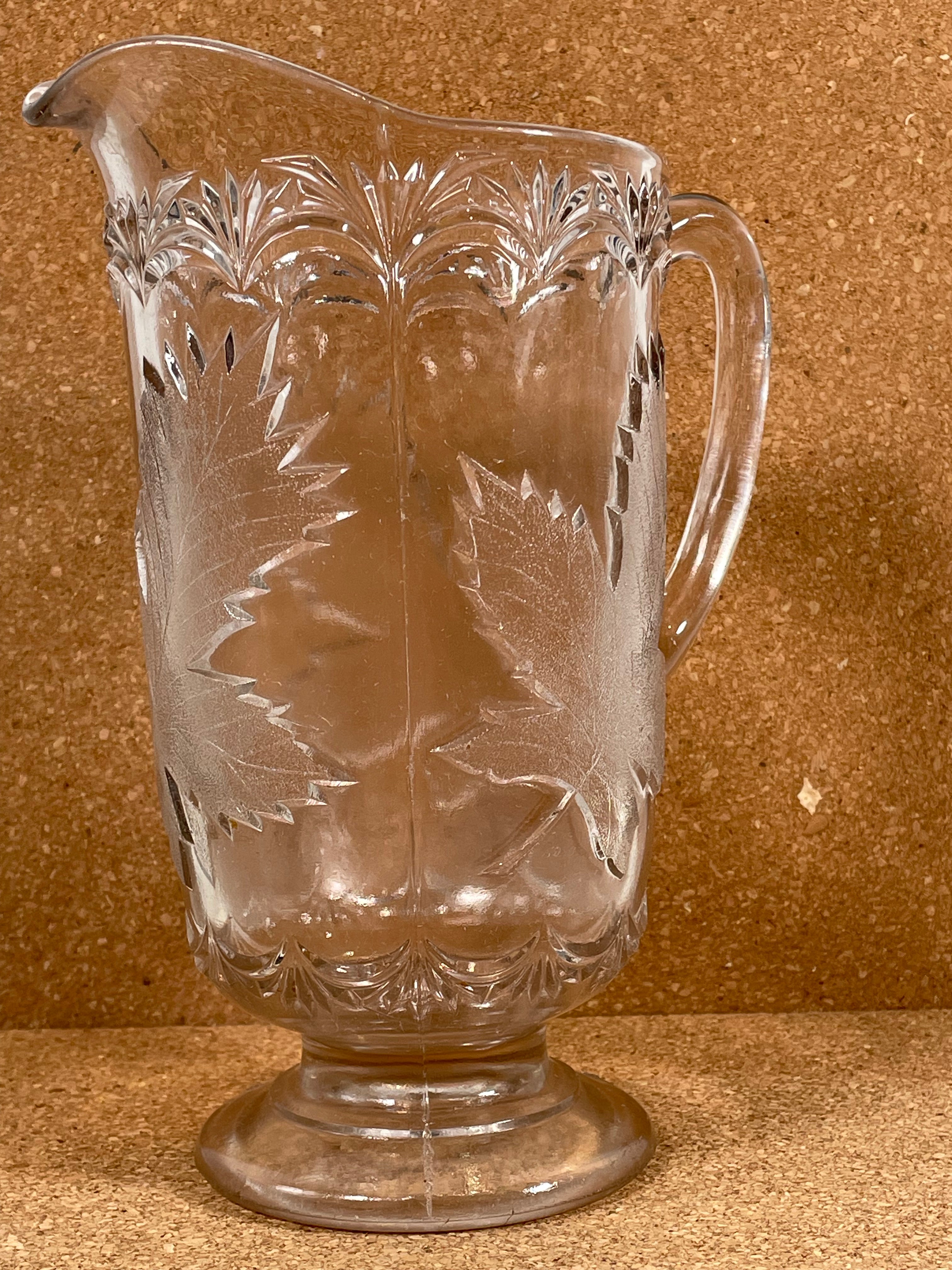 Pichet à eau en verre pressé canadien MAPLE LEAF EAPG 1880-1920