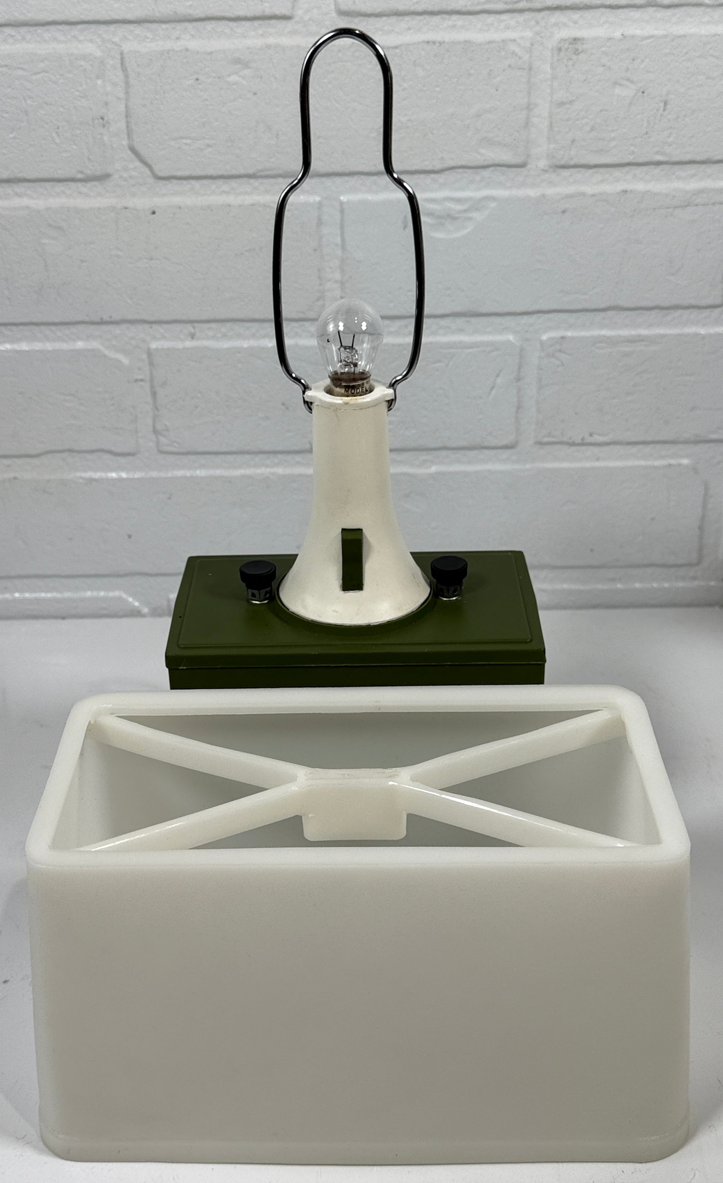 Lampe de camping Ashflash AFC vintage des années 1970 – Modèle 7820 avec boîte