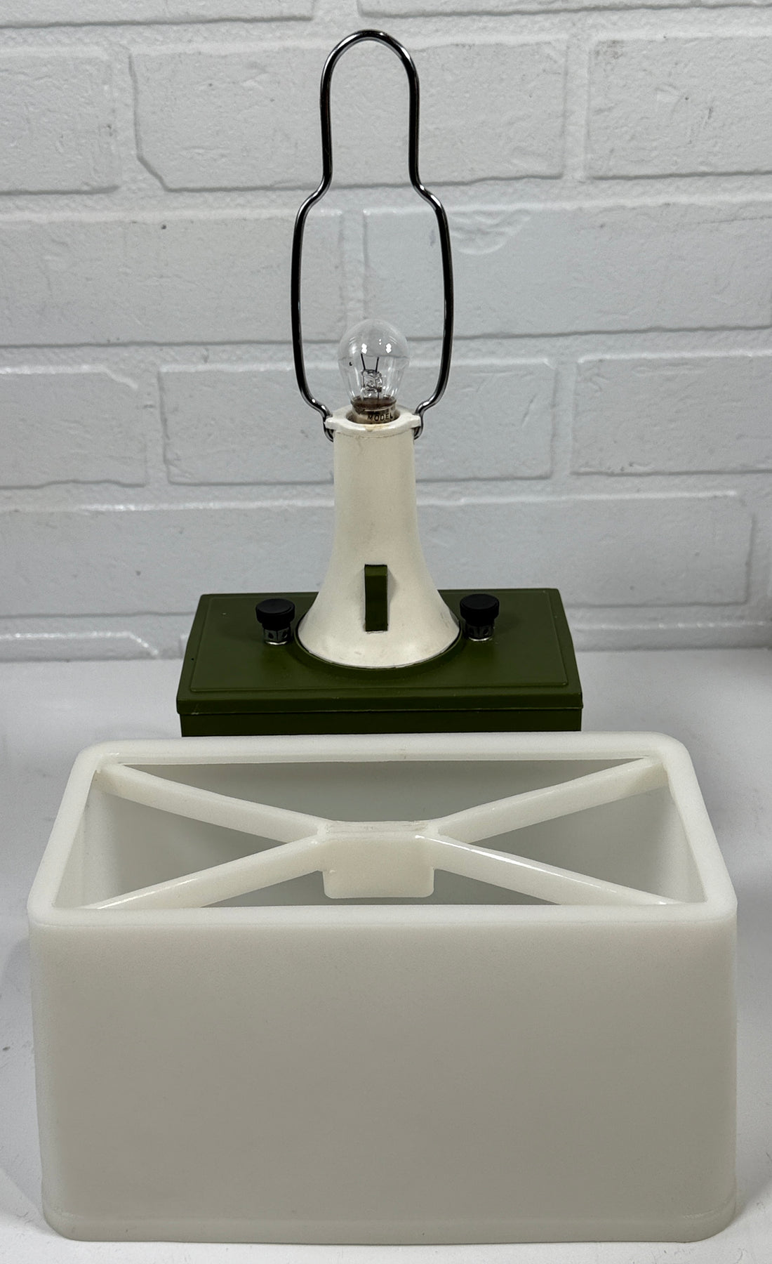 Lampe de camping Ashflash AFC vintage des années 1970 – Modèle 7820 avec boîte