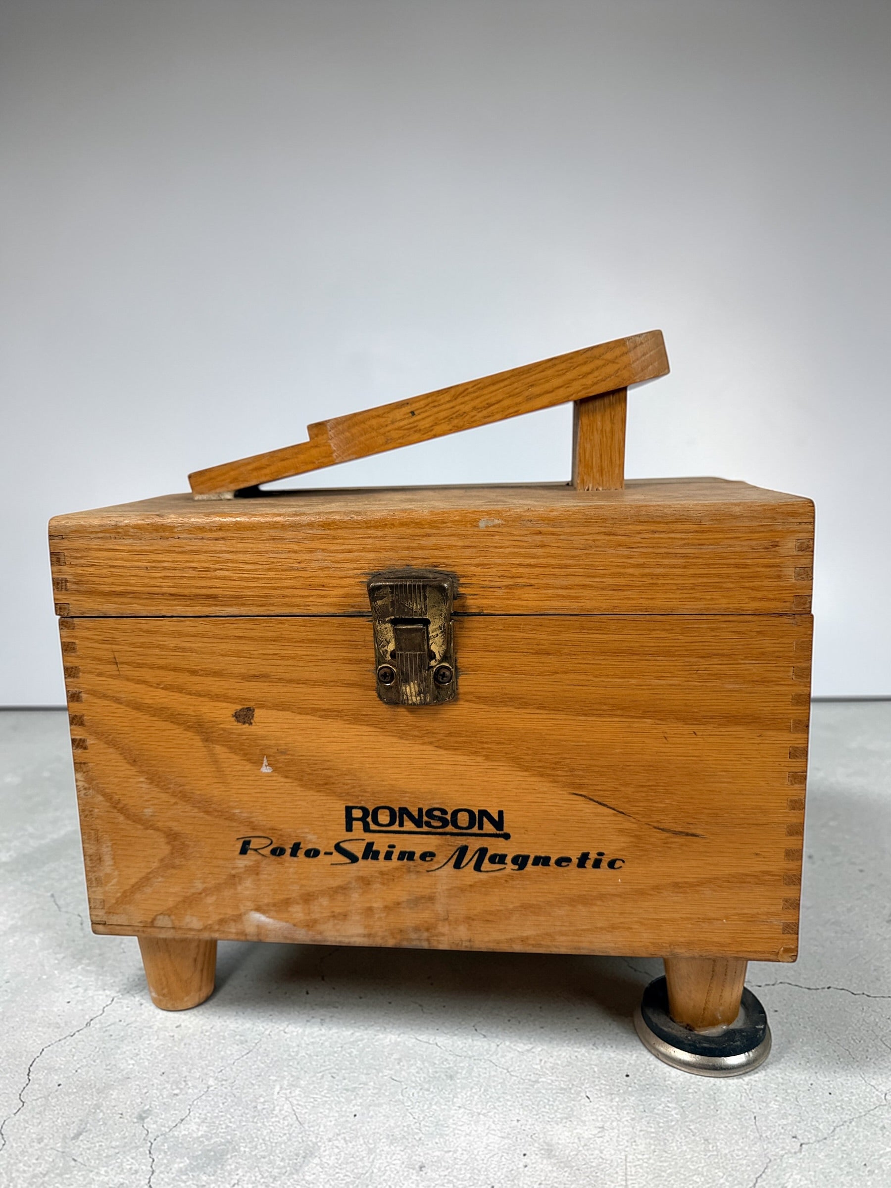 Vintage Ronson Roto Shine shoe polisher kit with wooden case, tested working mid-century electric buffer set complete with original attachments.