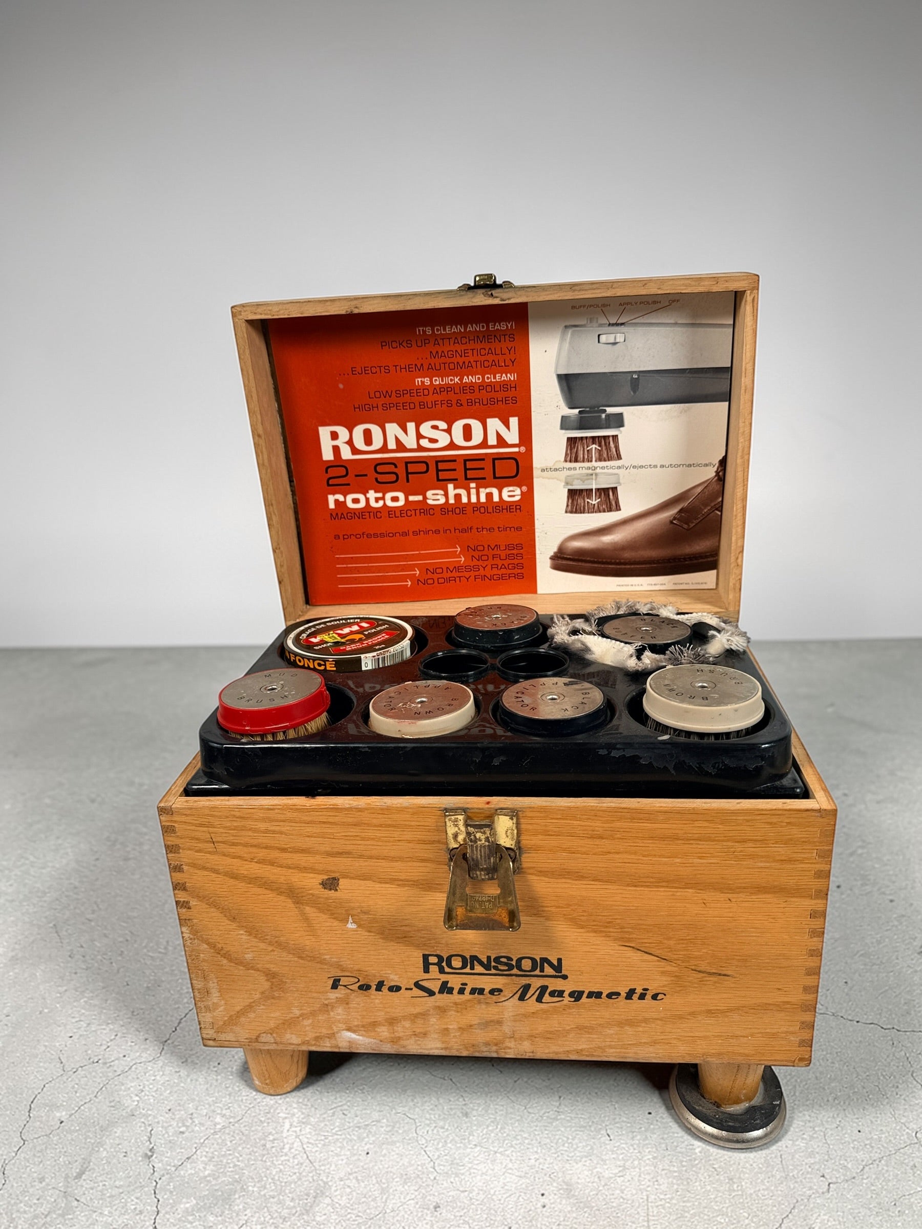 Vintage Ronson Roto Shine shoe polisher kit with wooden case, tested working mid-century electric buffer set complete with original attachments.