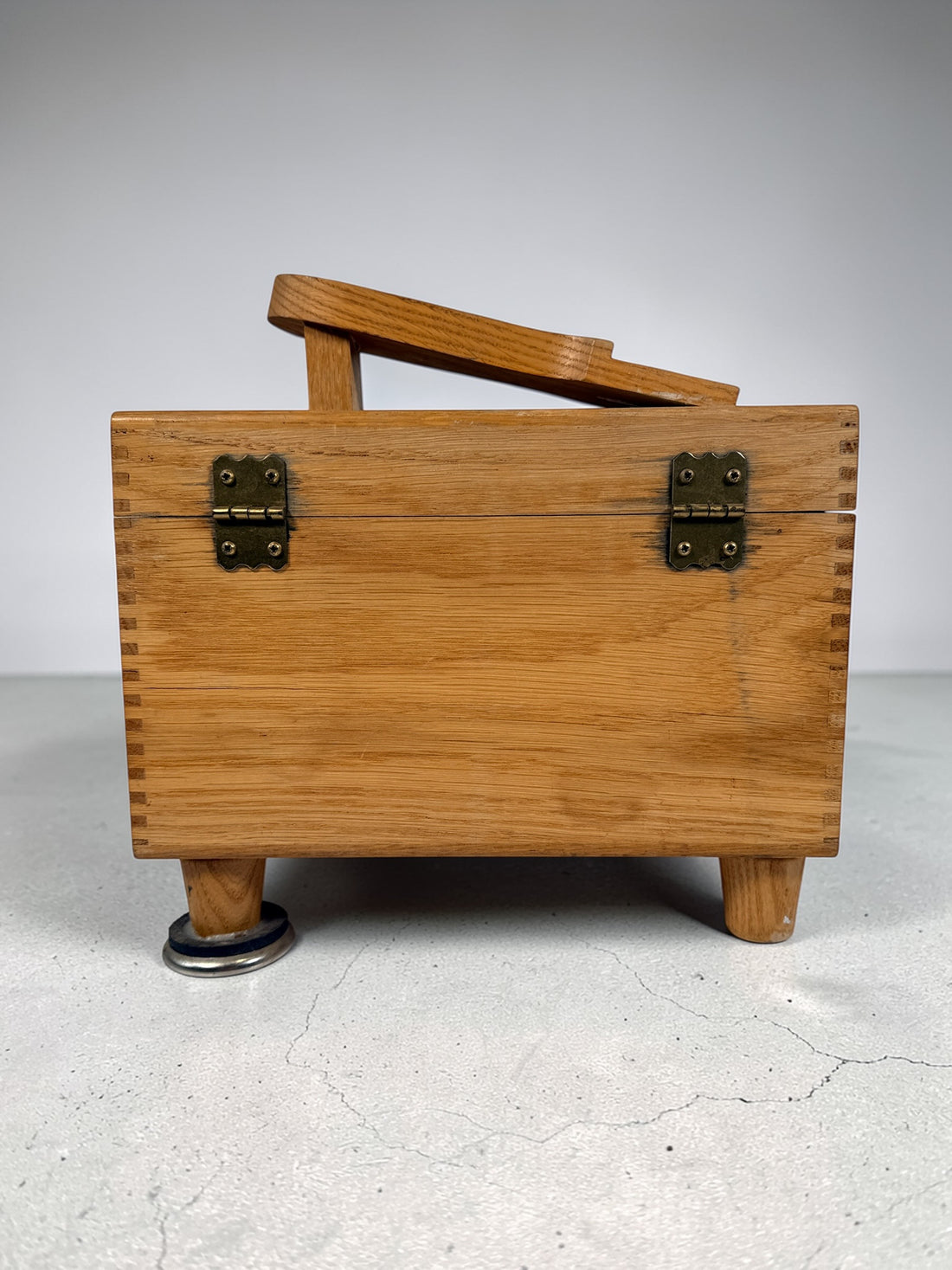 Vintage Ronson Roto Shine shoe polisher kit with wooden case, tested working mid-century electric buffer set complete with original attachments.
